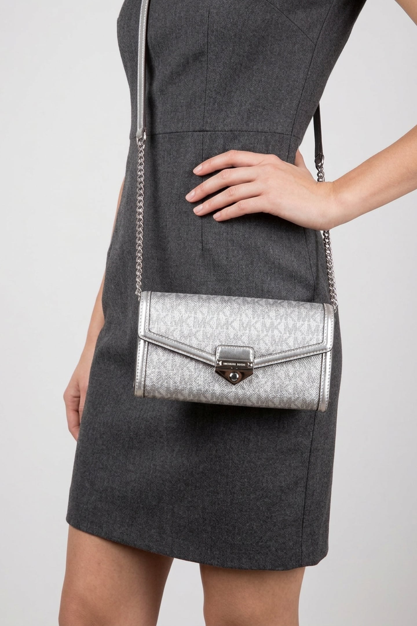 LARGE WLLT ON A CHAIN CROSSBODY SILVER 3