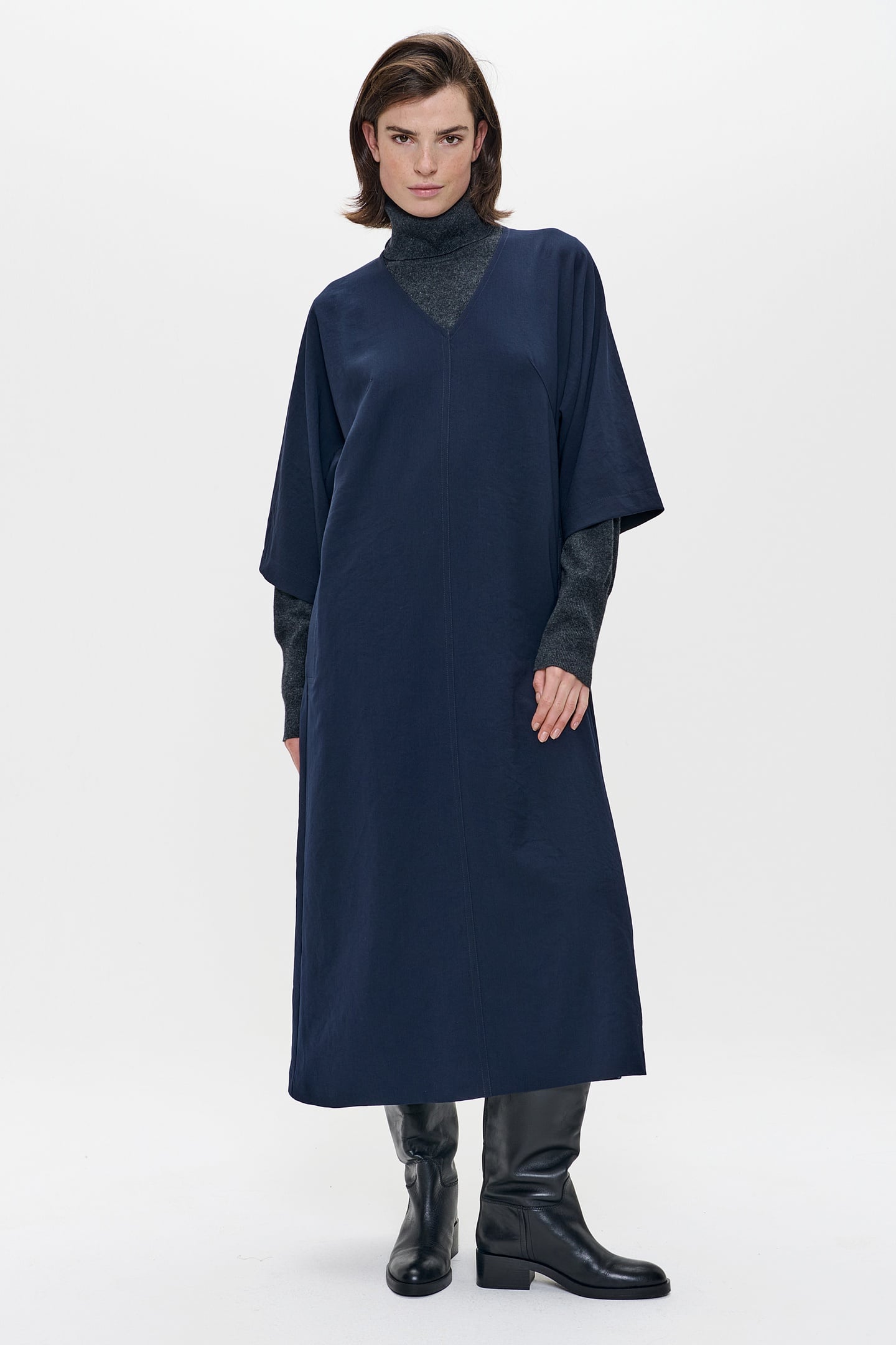 JAPANESE CREPE V-NECK DRESS MIDNIGHT BLUE 2