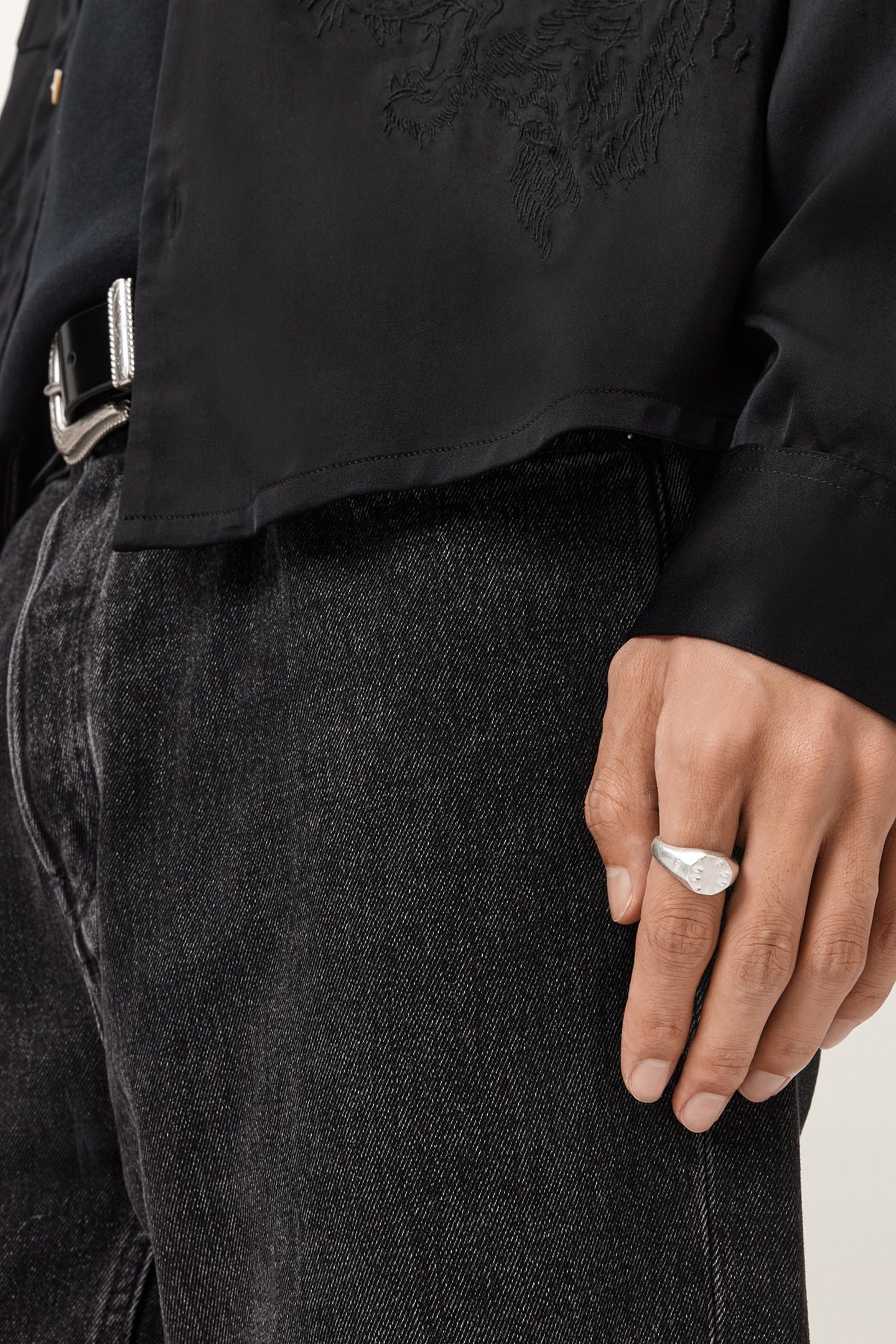 JAKE OVL SIGNET RING WARM SILVER 3