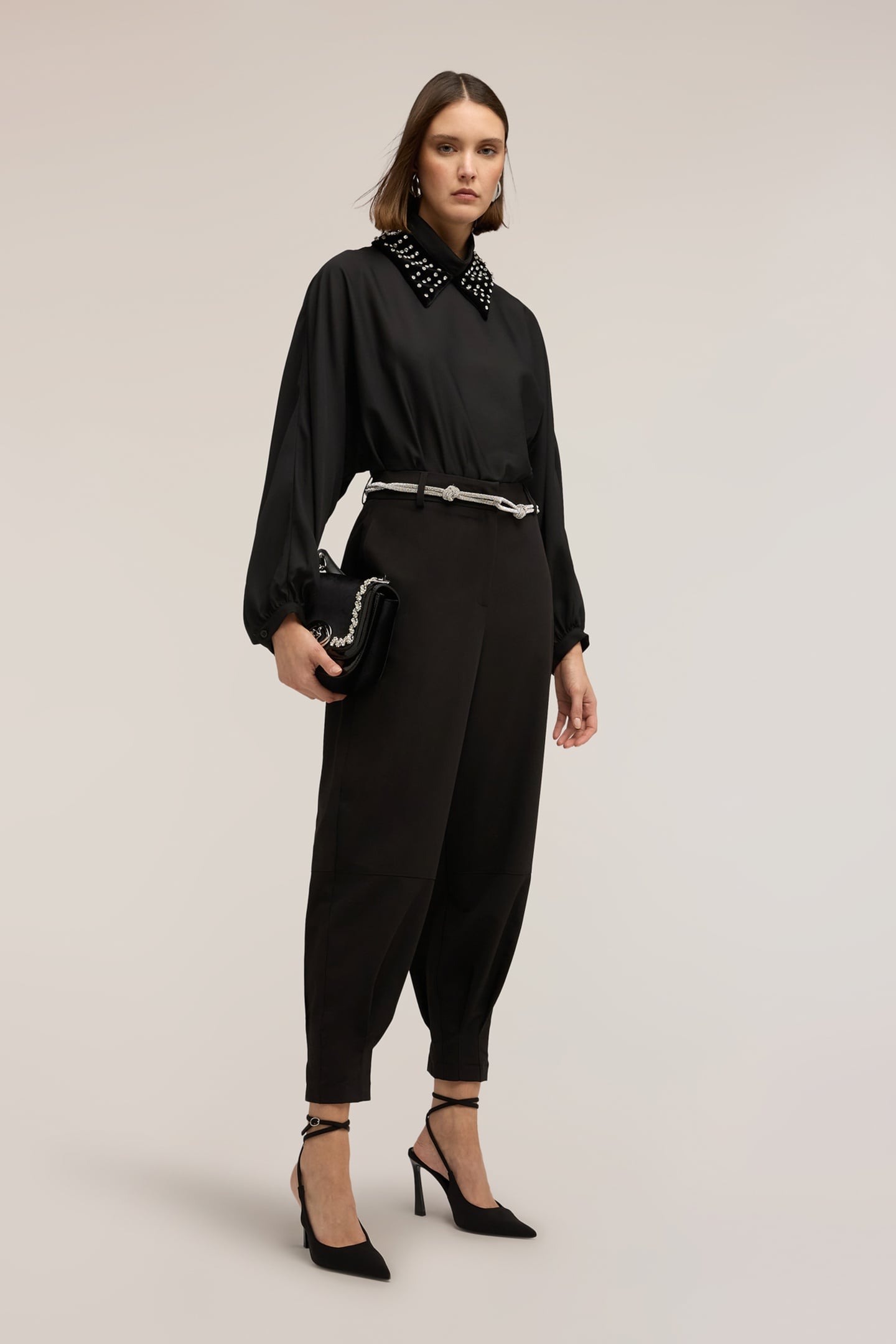 CARROT PANTS WITH CUFF AT THE BOTTOM BLACK 2