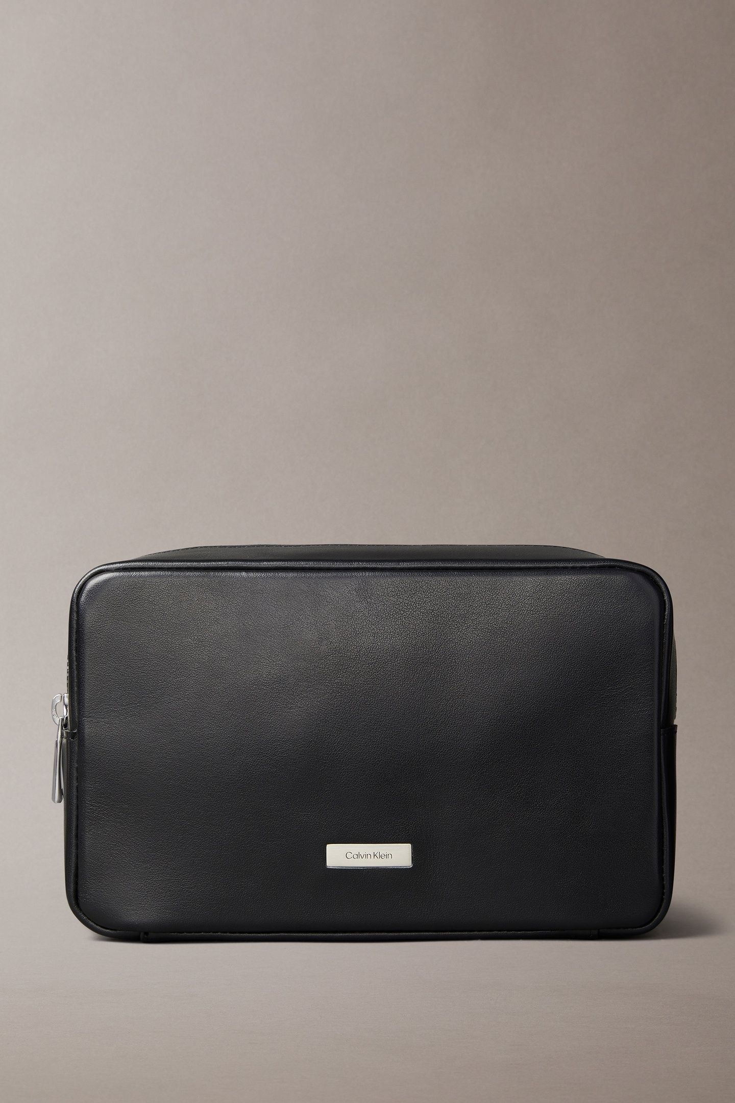 PLAQUE DOPP KIT BLACK 2