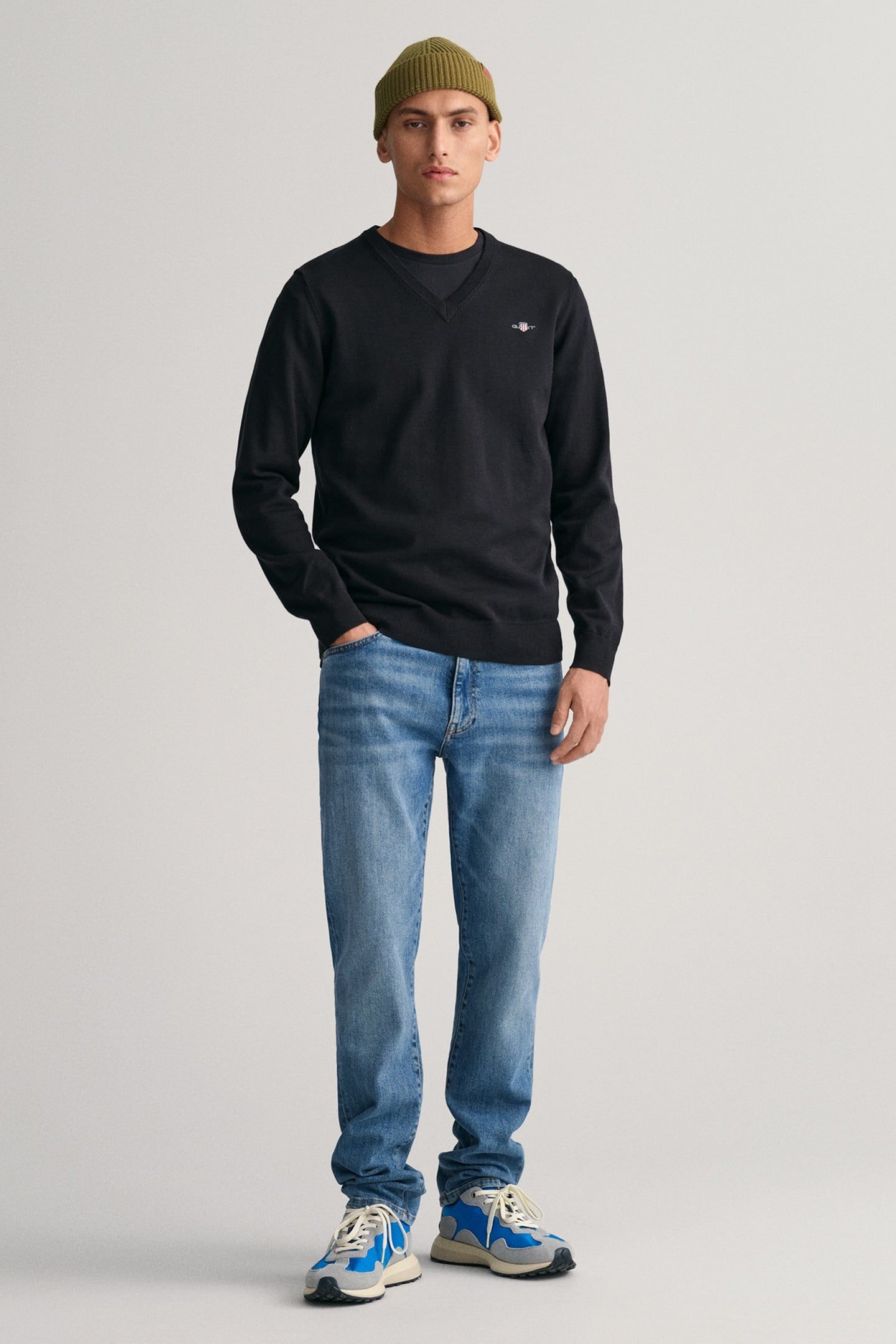 CLASSIC COTTON V-NECK BLACK 4