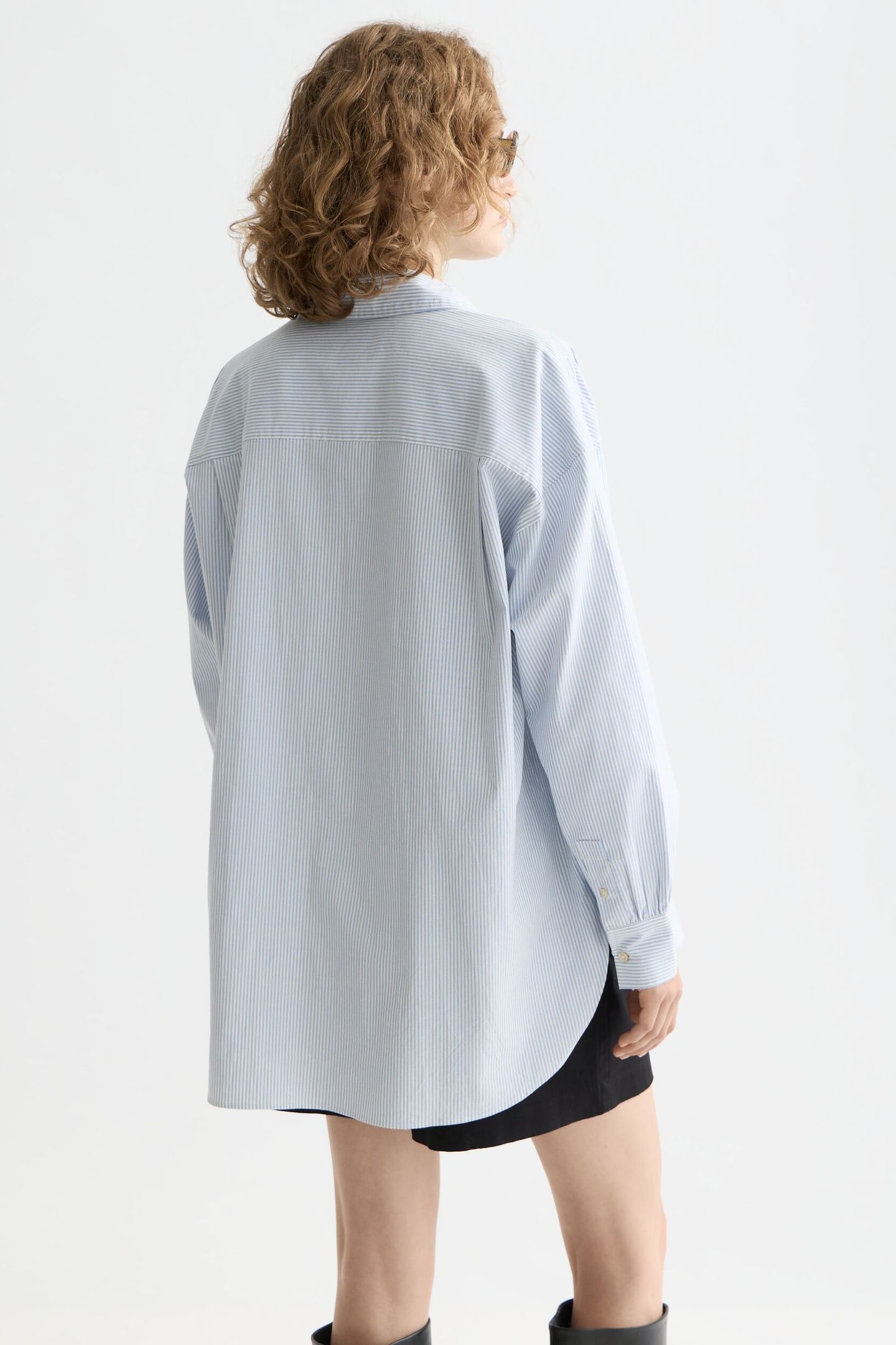 GIRLFRIEND OXFORD STRIPES SHIRT WHITE AND BLUE STRIPE 3