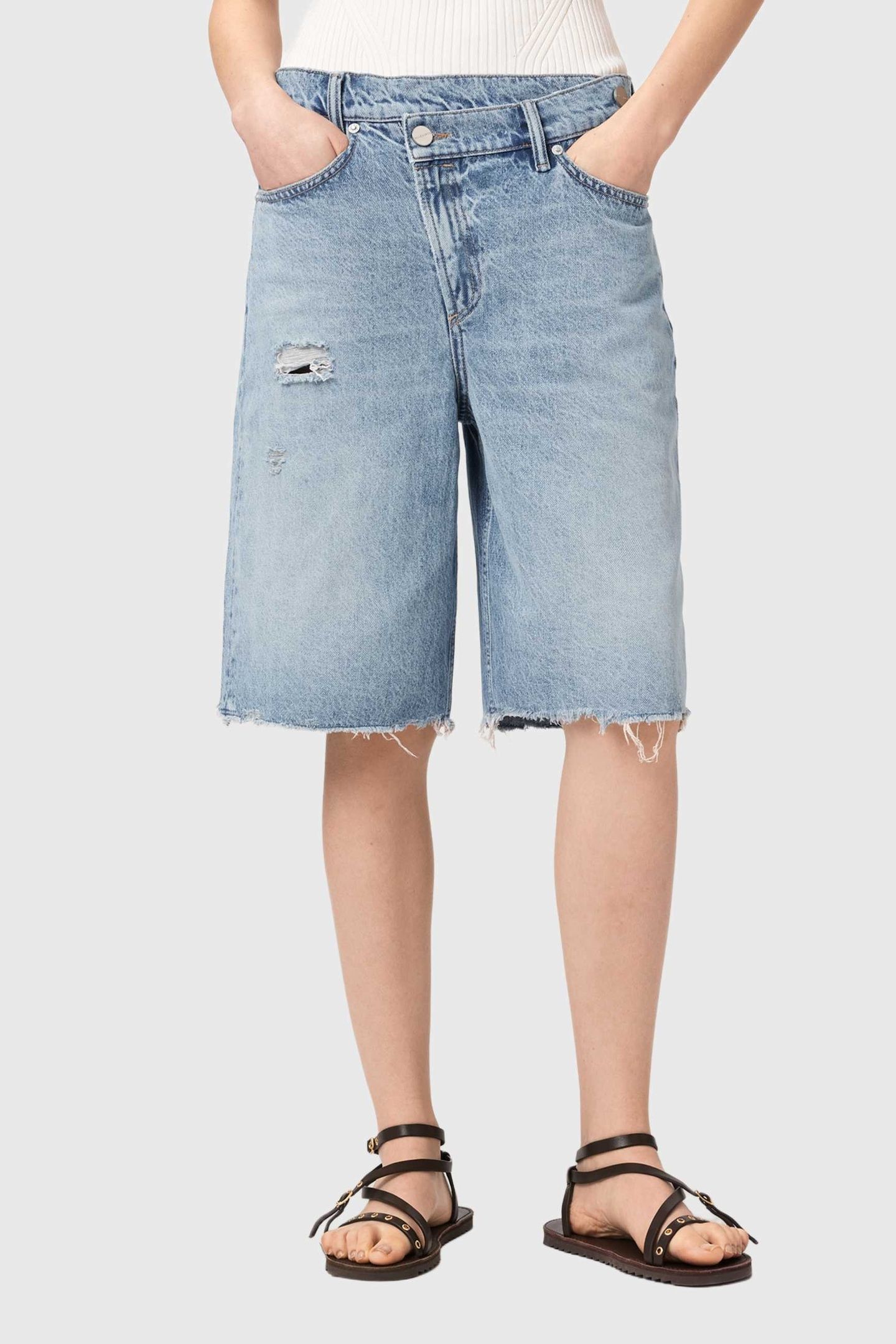 AKI CROSSOVER SHORT DESTROY LIGHT BLUE 2