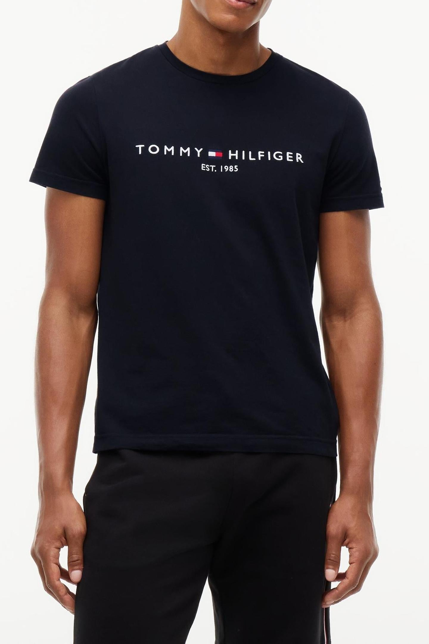 CORE TOMMY LOGO TEE JET BLACK 1