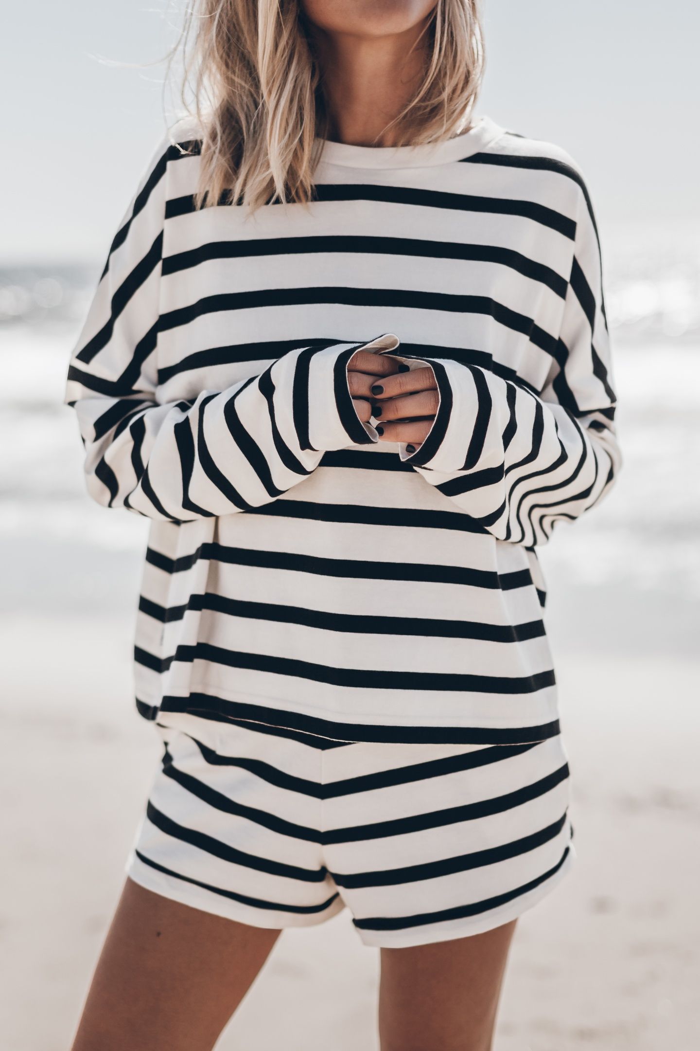 THE STRIPED LOOSE COTTON LONGSLEEVE 1