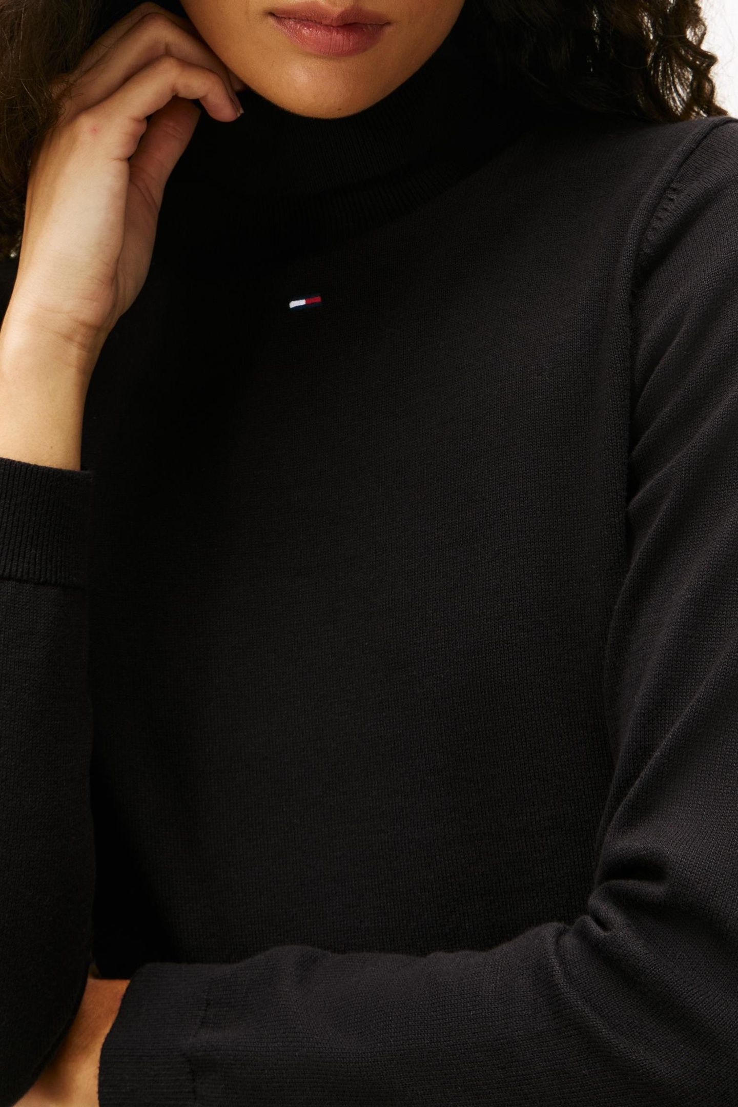 TJW ESSENTIAL SWEATER BLACK 5