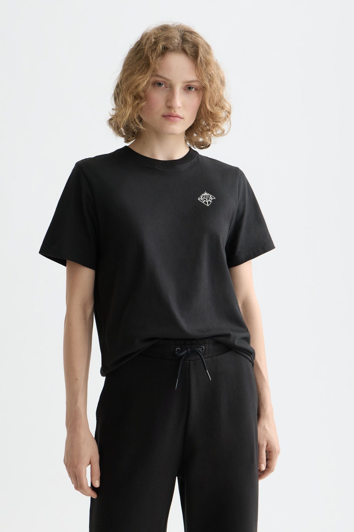 CHEST ARTWORK REGULAR T-SHIRT BLACK 1