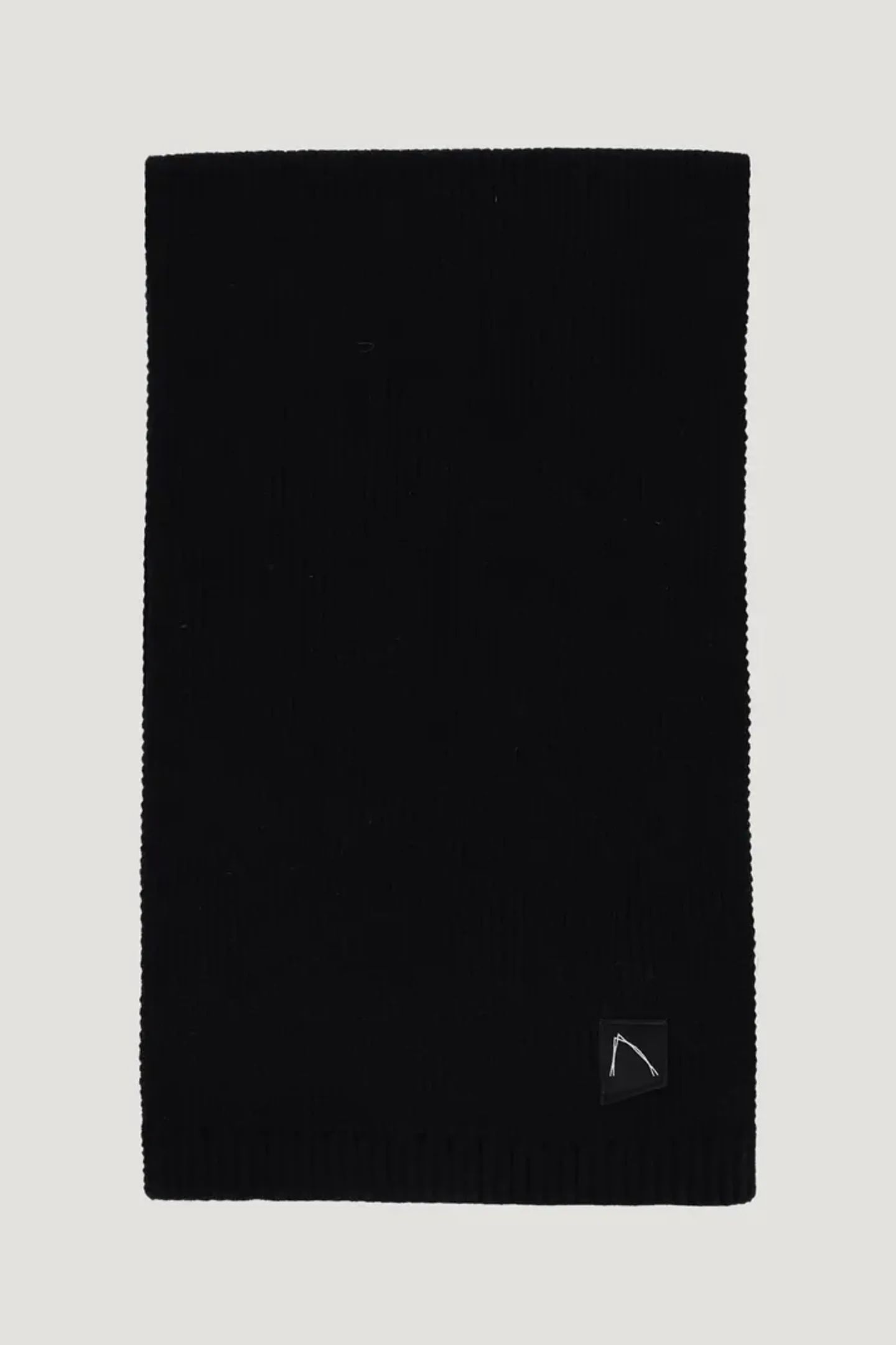 STUBAI SCARF BLACK 1