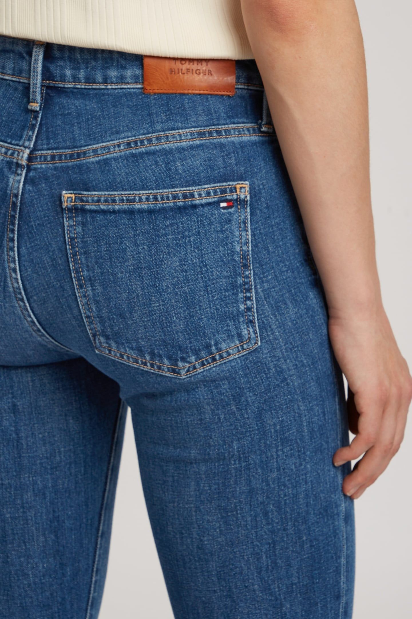 BOOTCUT MID RISE MID BLUE 6