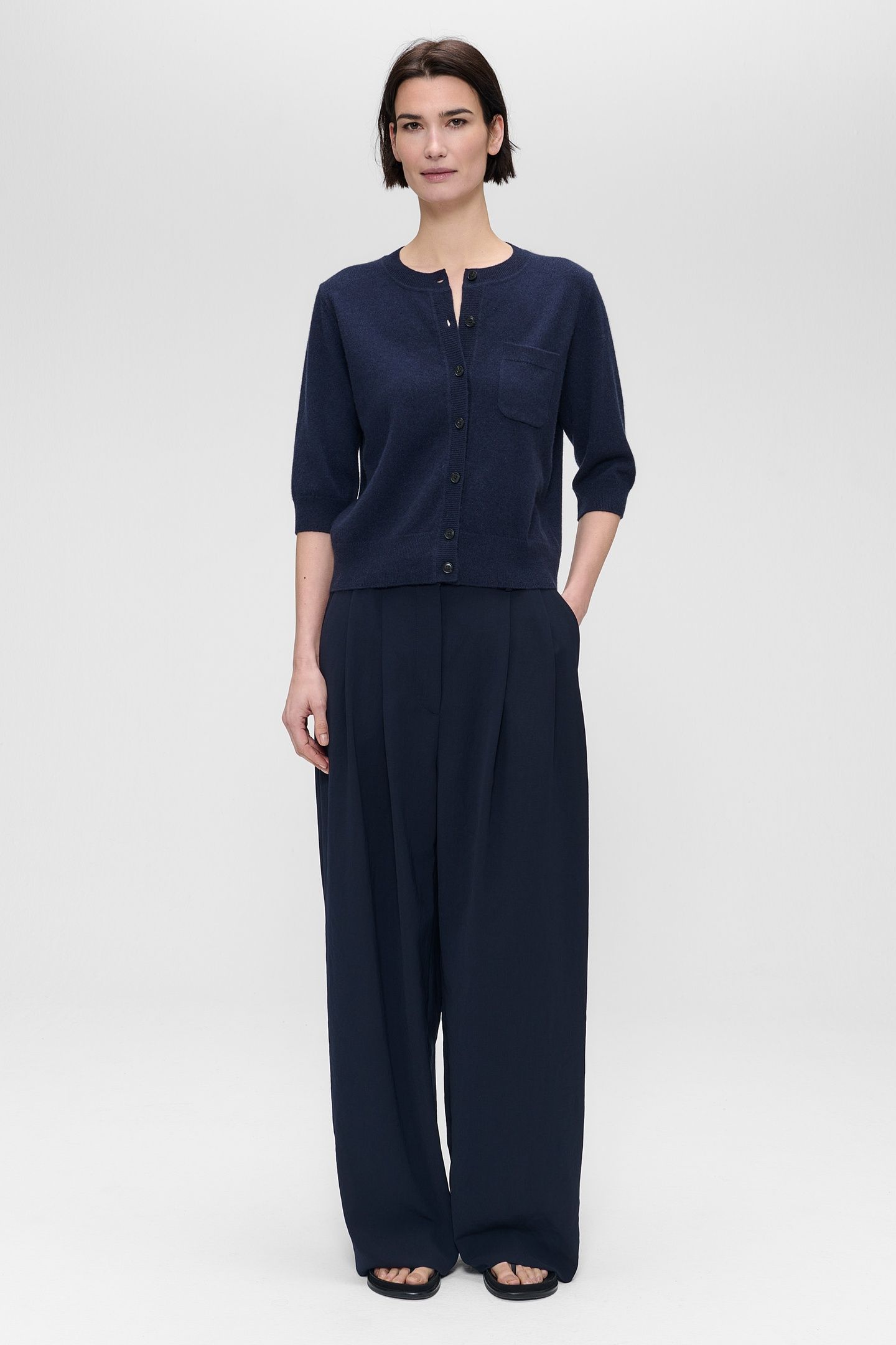 CASHMERE SHORT SLEEVE CARDIGAN MIDNIGHT BLUE 2