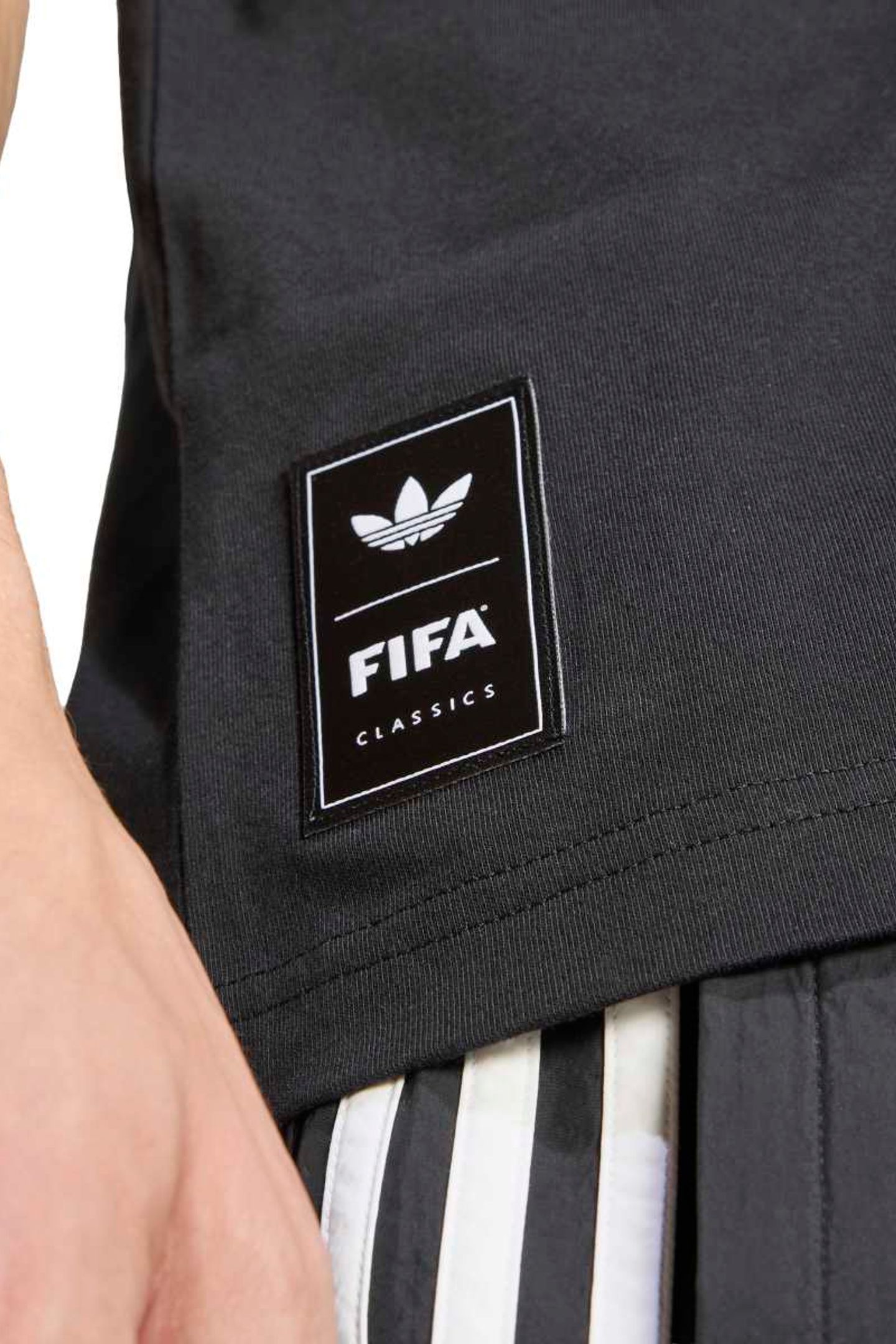 UNISEX FTBL GFX SS TEE BLACK 5