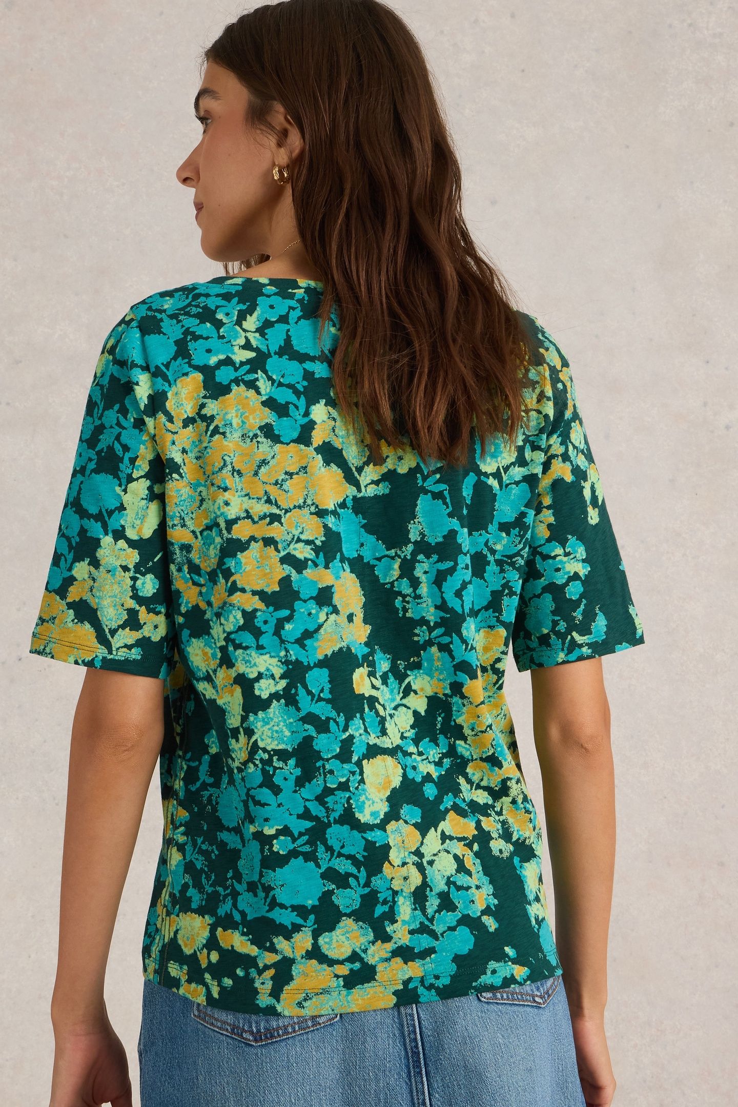 NELLY HALF SLV TEE GREEN PRINT 2
