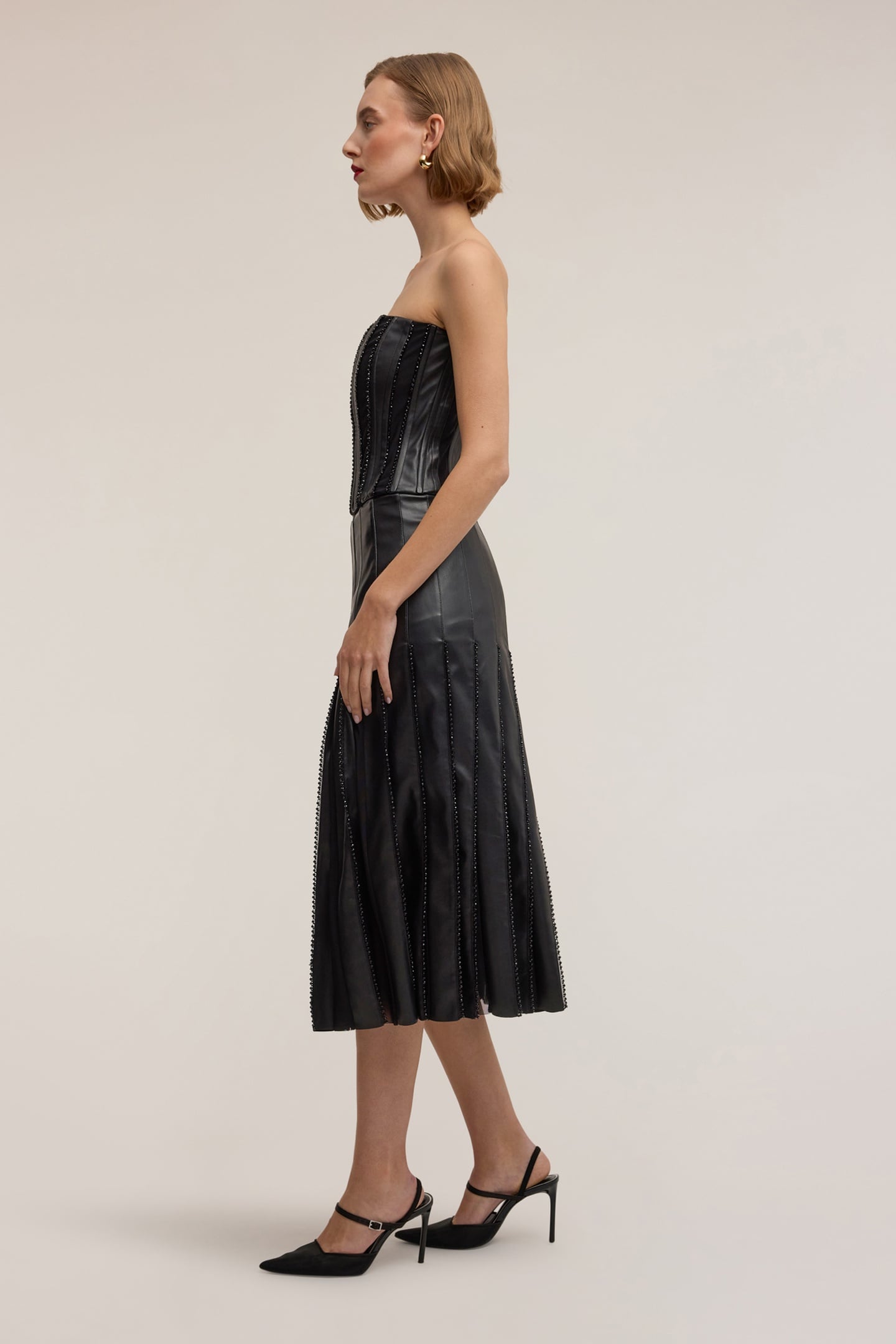 PLEATED SKIRT IN SMART COUTURE COATED FABRIC BLACK 4