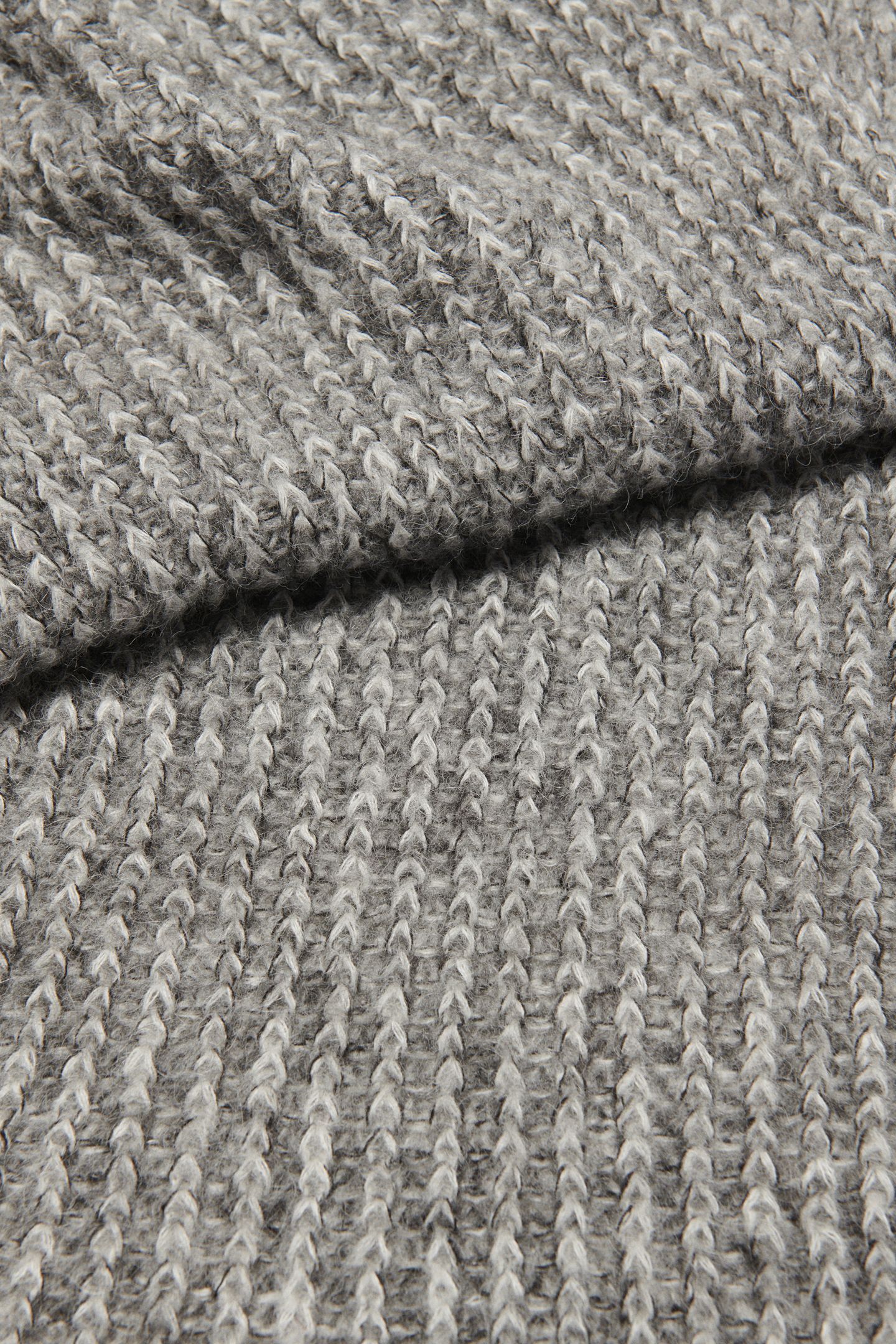 KNITTED SCARF GRIS 5