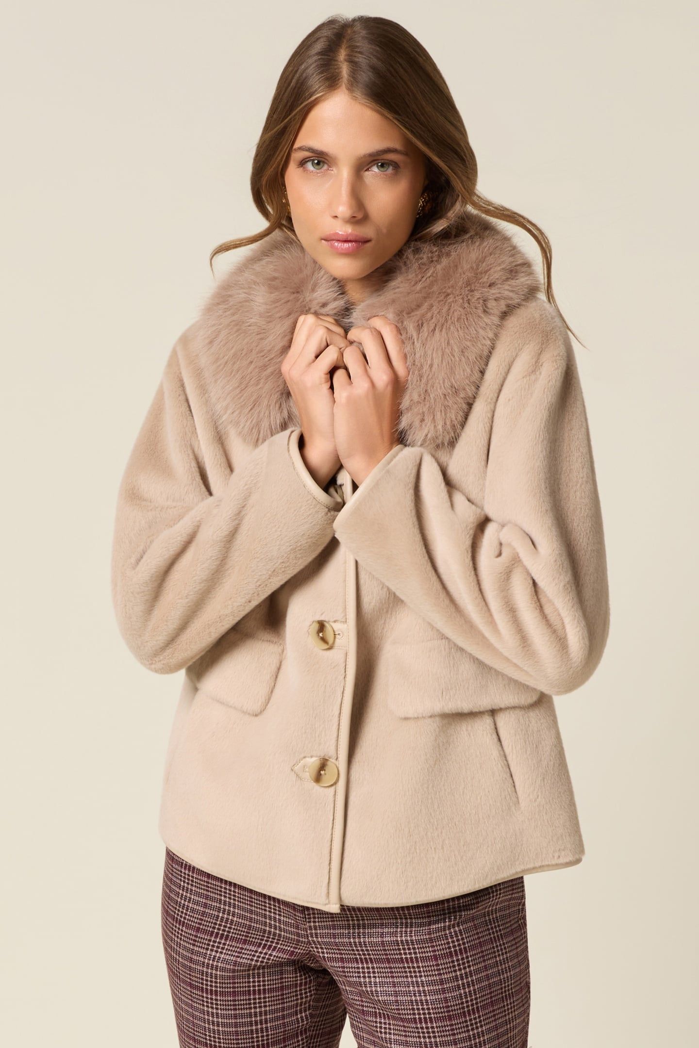 SHORT COAT WITH FURRY COLLAR BEIGE 2