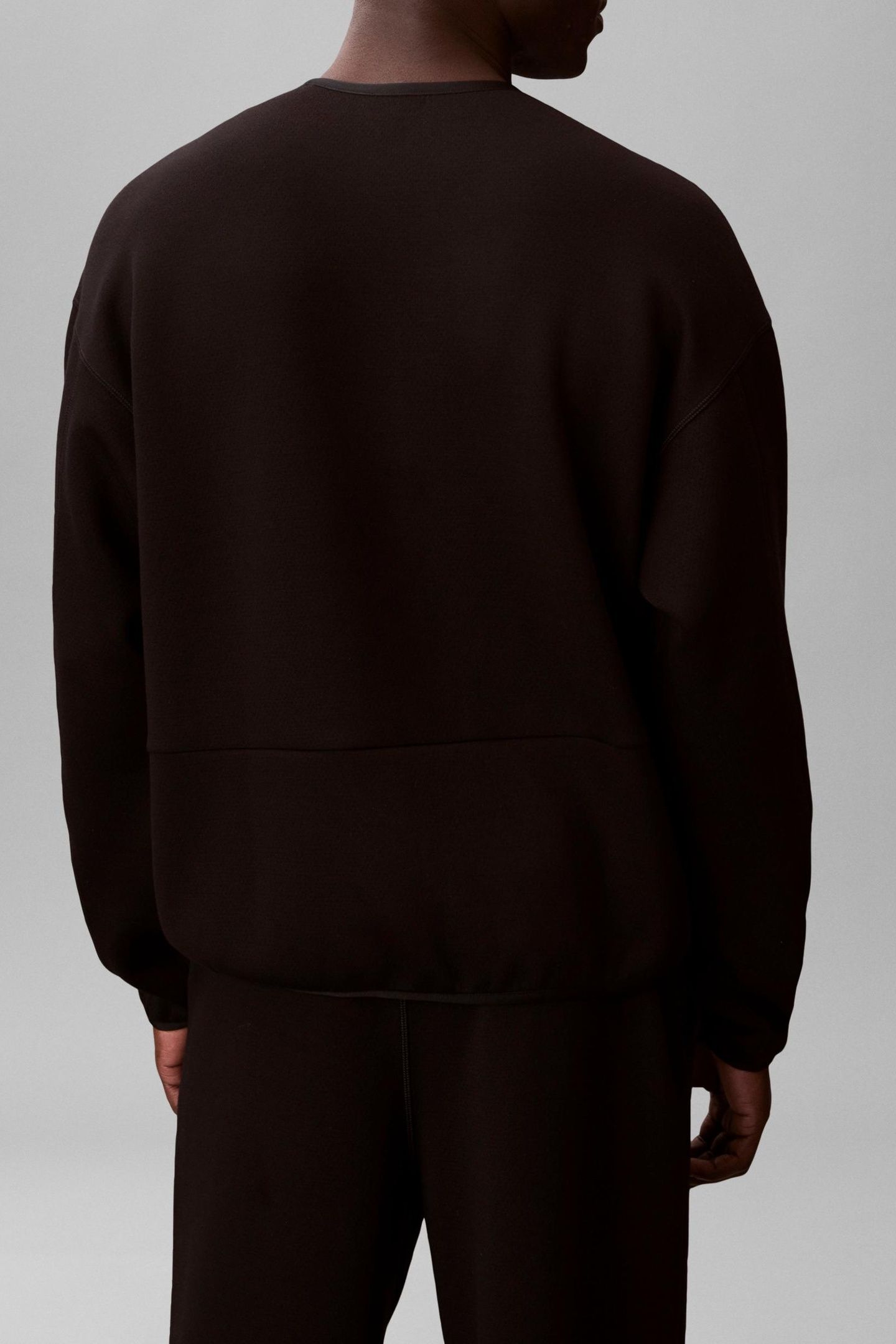 CREWNECK BLACK W/PUNCH PINK LOGO 2