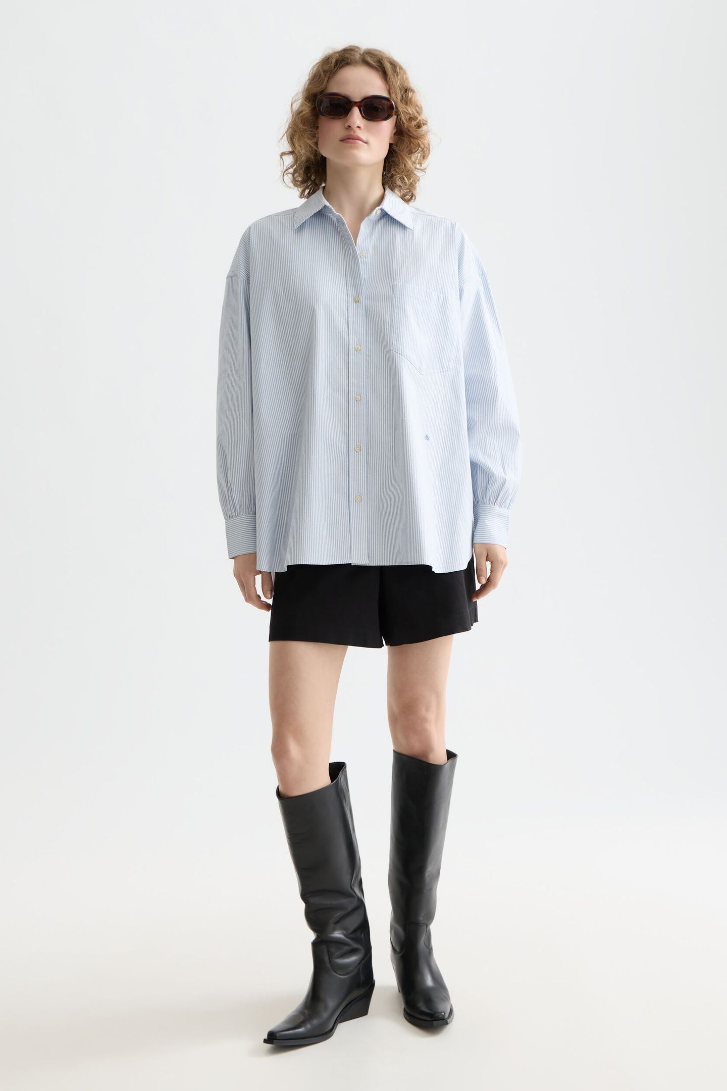 GIRLFRIEND OXFORD STRIPES SHIRT WHITE AND BLUE STRIPE 2