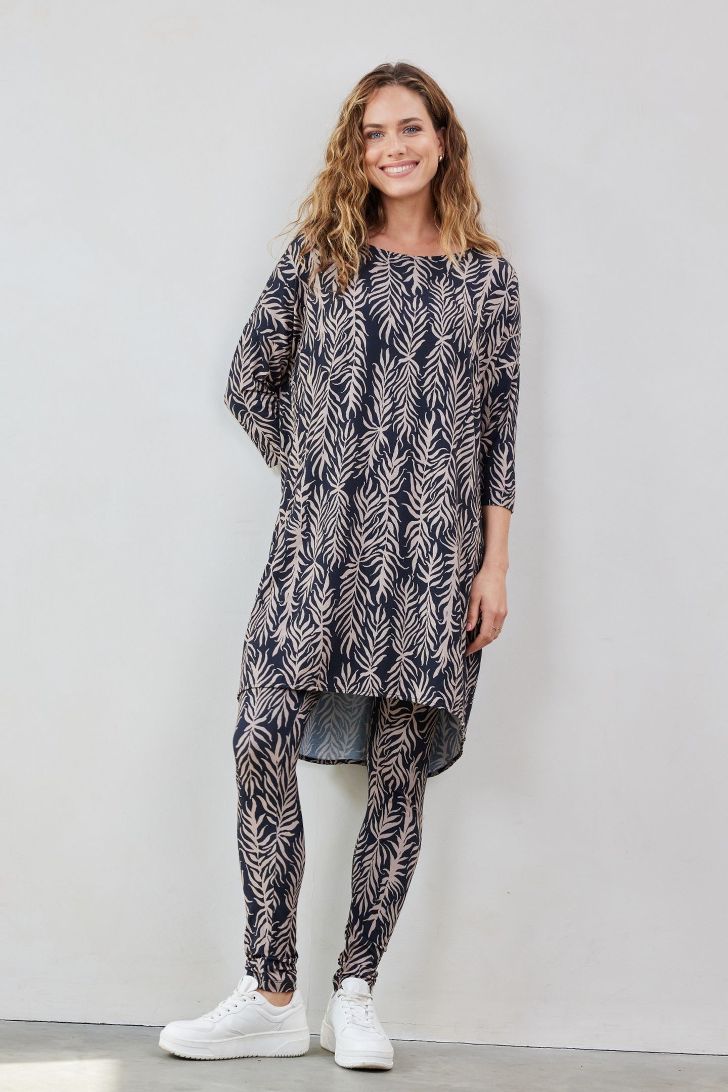 EASY LOOSE DRESS PRINT BLACK PALM LEAVES PRINT 1