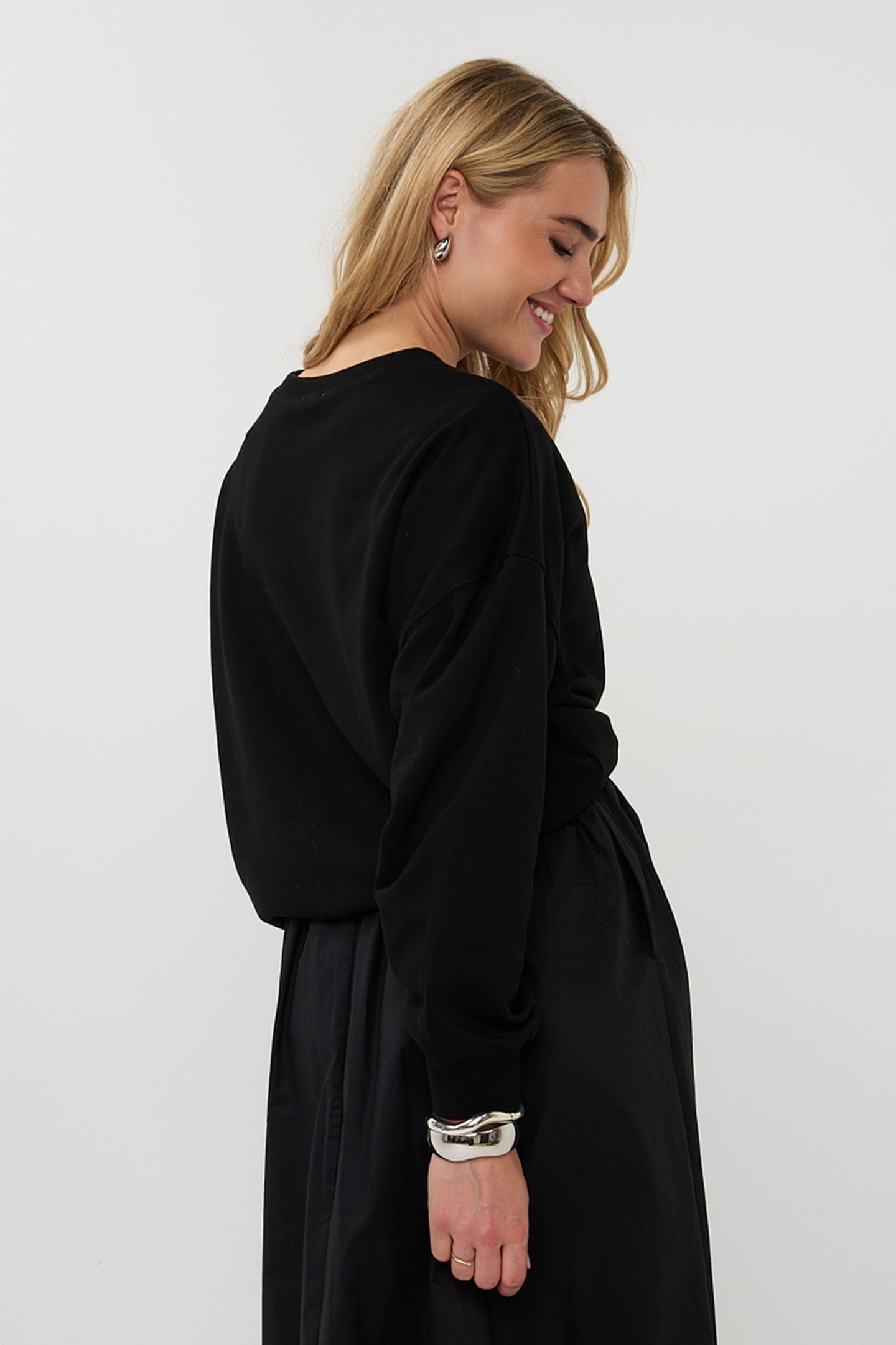 SWEATER "WEEKEND CLUB" BLACK 4