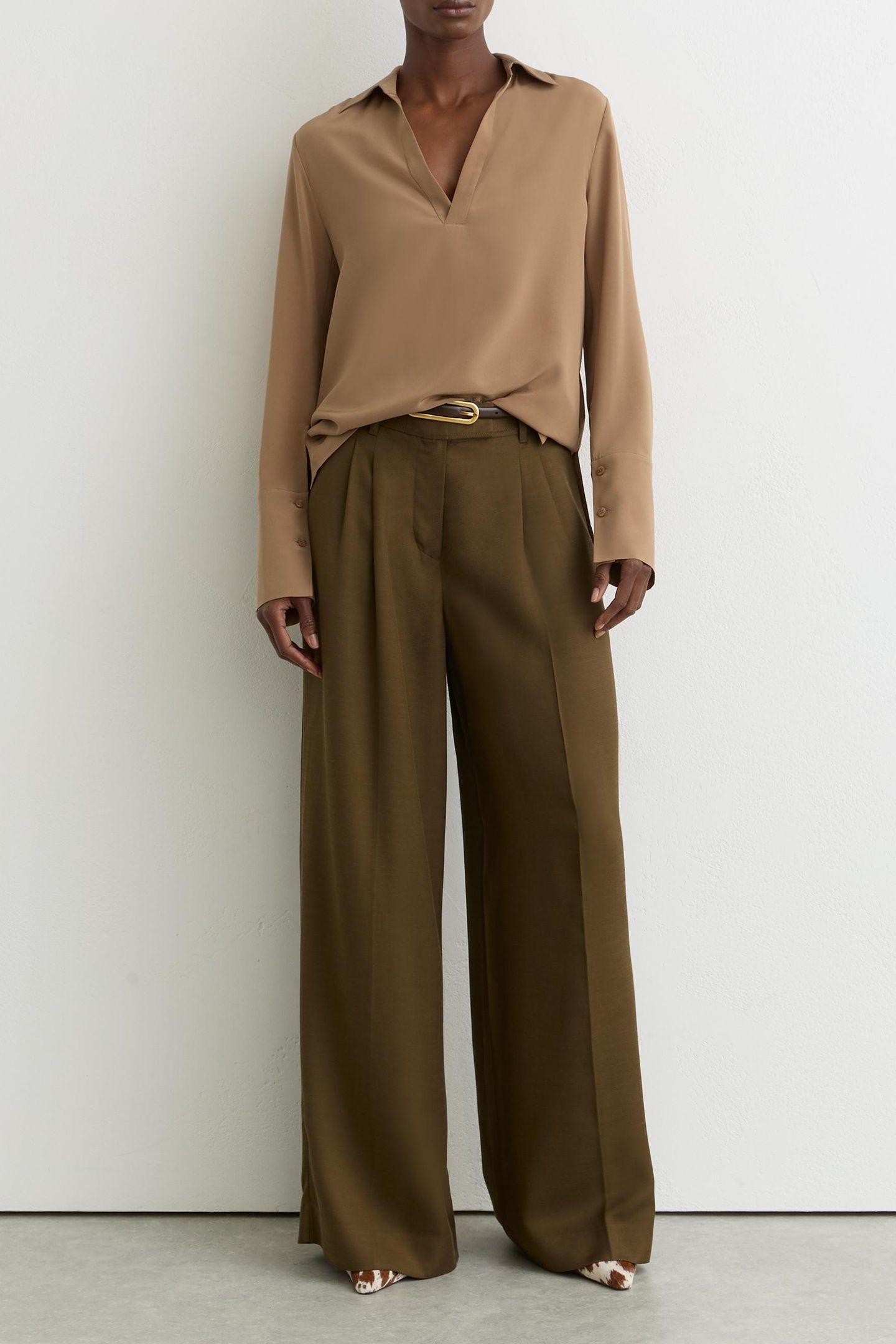 LONGSLEEVE COLLARED MATT SILK BLOUSE CAMEL 3