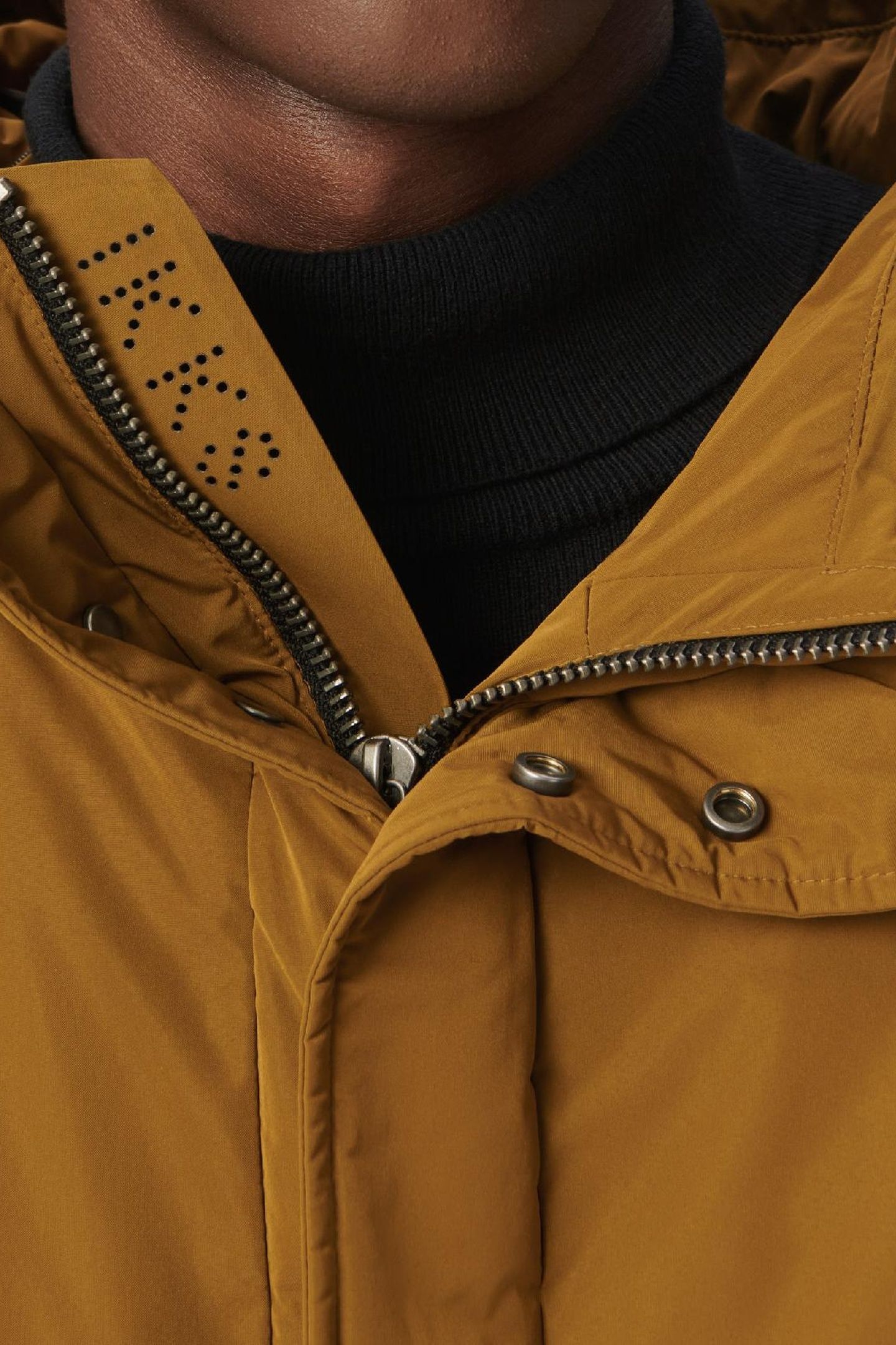 CORE WATERPROOF PADDED JACKET 3