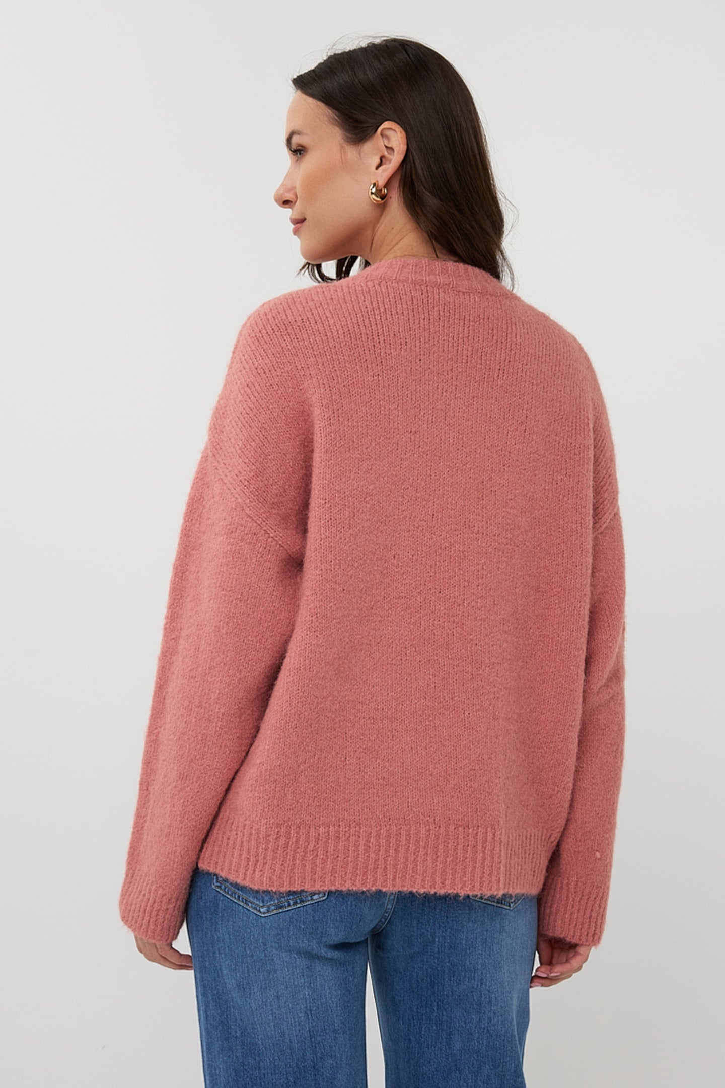 SWEATER V-NECK BROOCH GUAVA 3