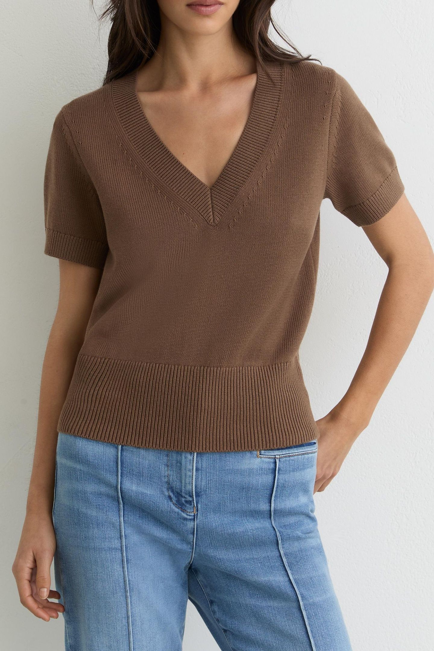 KNIT V NECK TOP TAUPE NEUTRAL 1