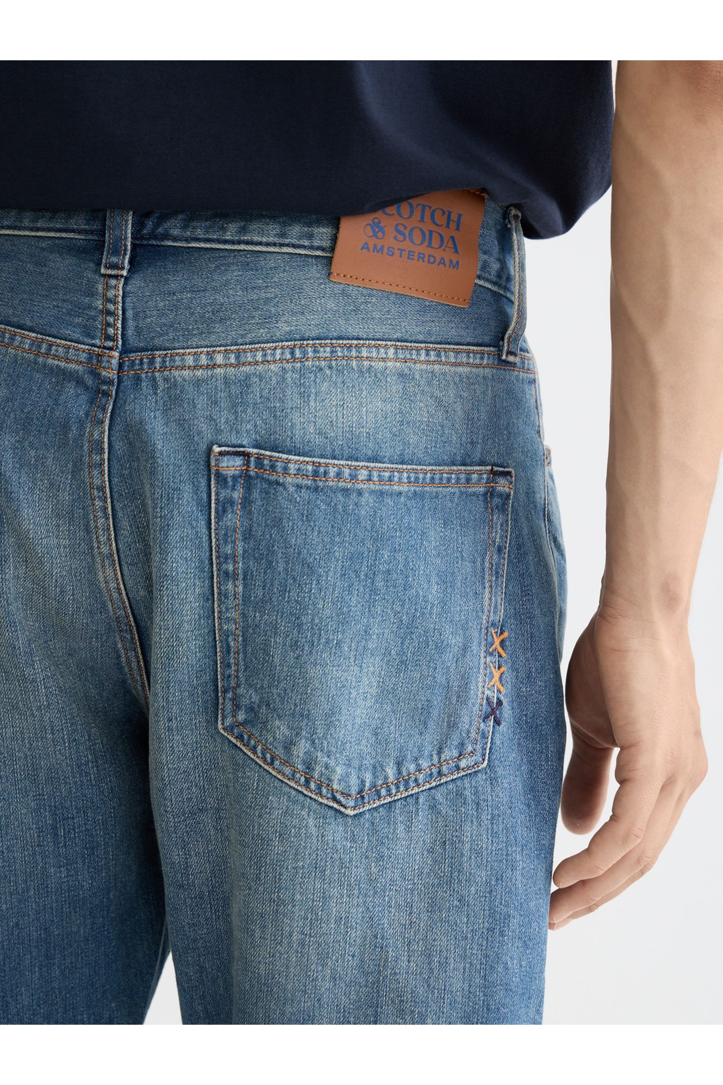 DEAN LOOSE TAPERED-FIT JEANS NAVY 6