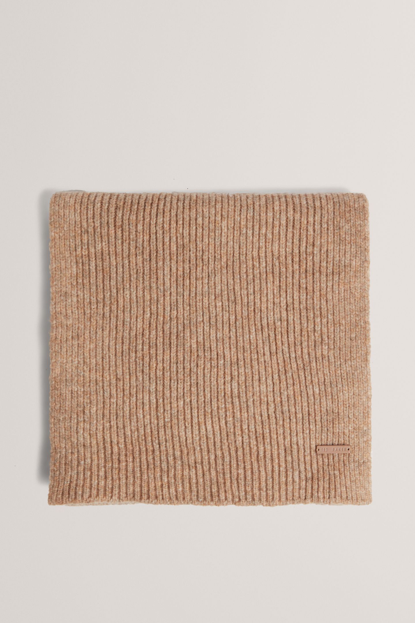 KNITTED RIBBED SCARF CAMEL 1