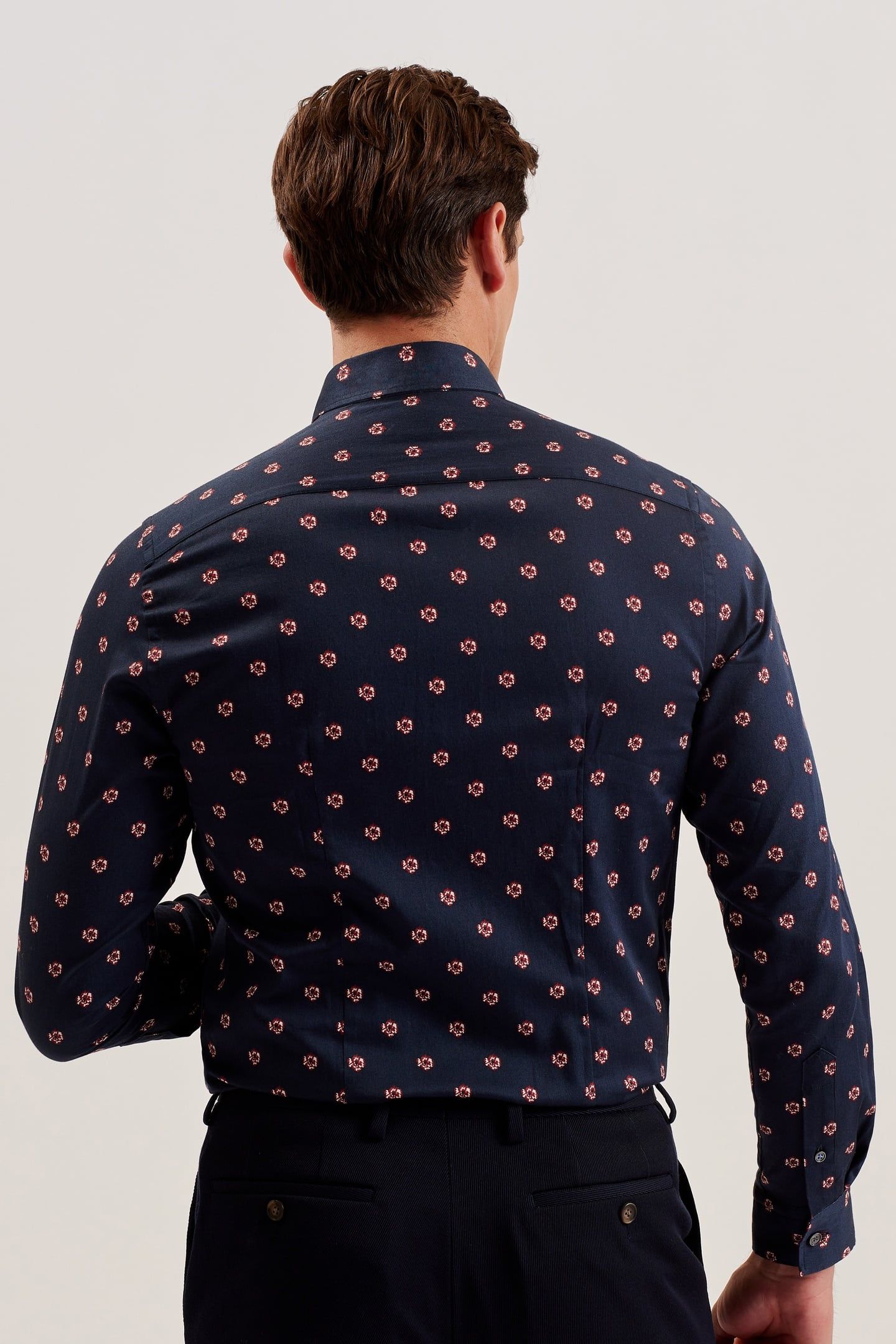 MIKCEAL LS SLIM FLORAL SHIRT NAVY 2