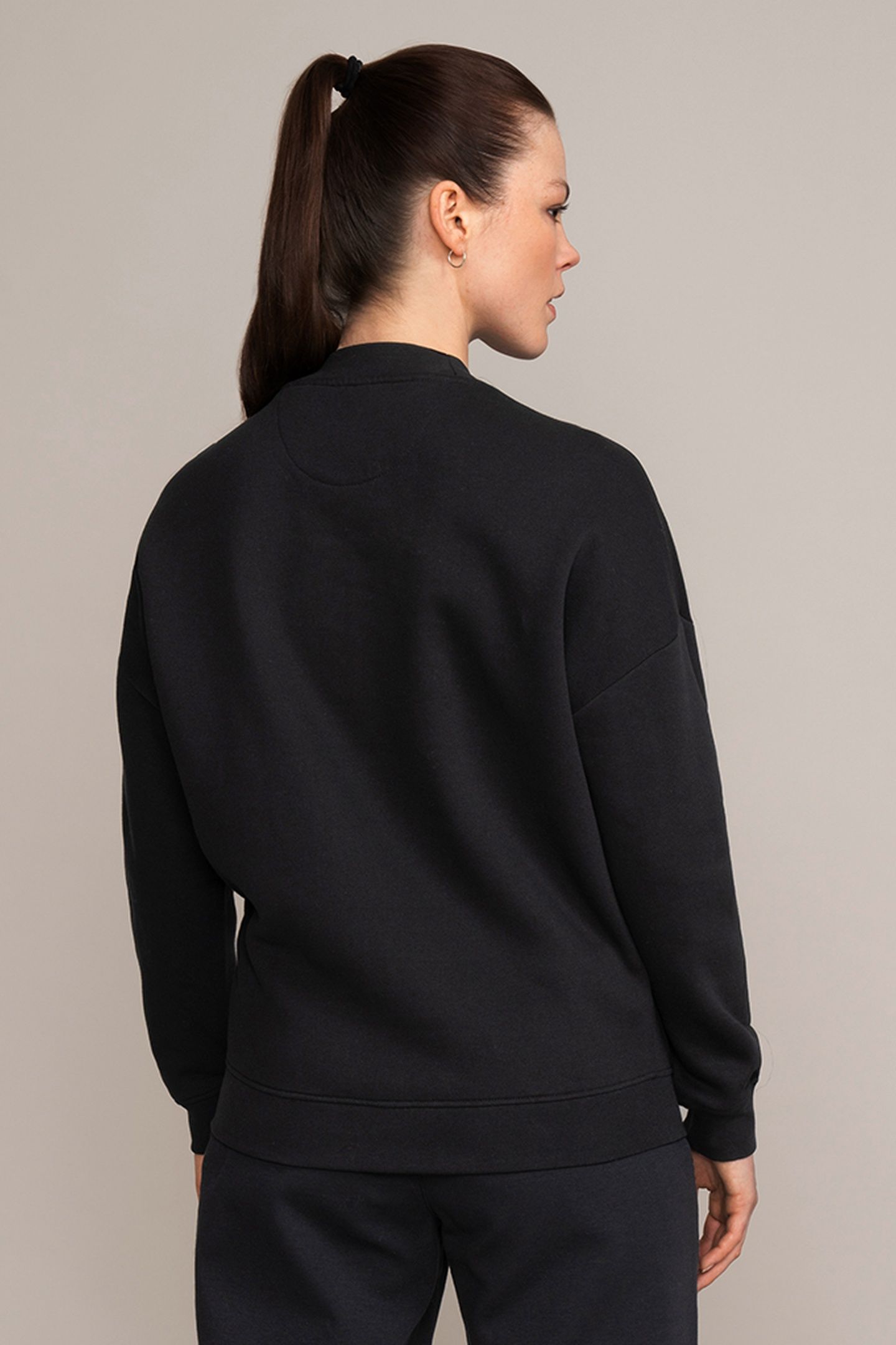 LADIES CLASSIC SWEATER BLACK 3