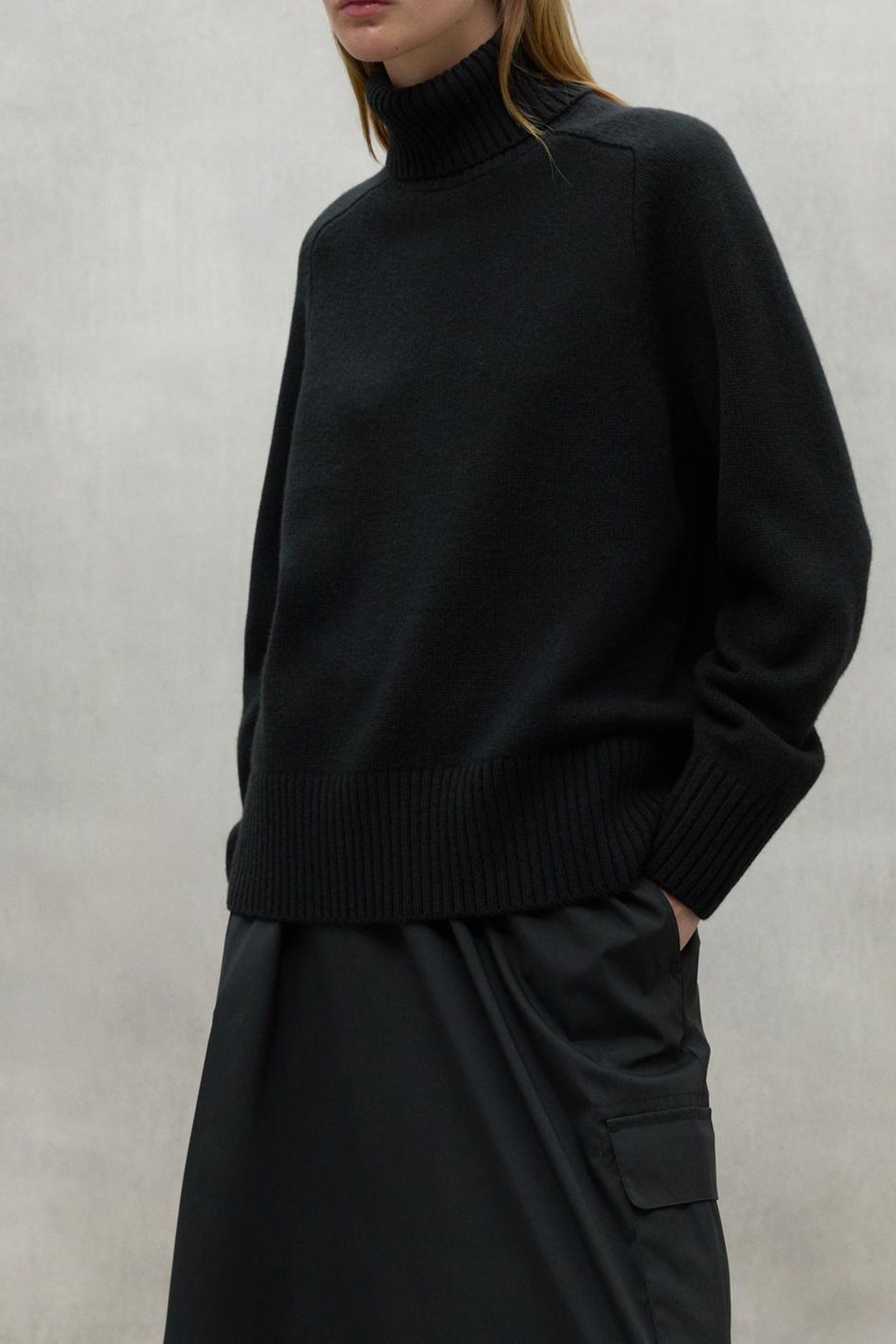 CAQUIALF KNIT BLACK 1