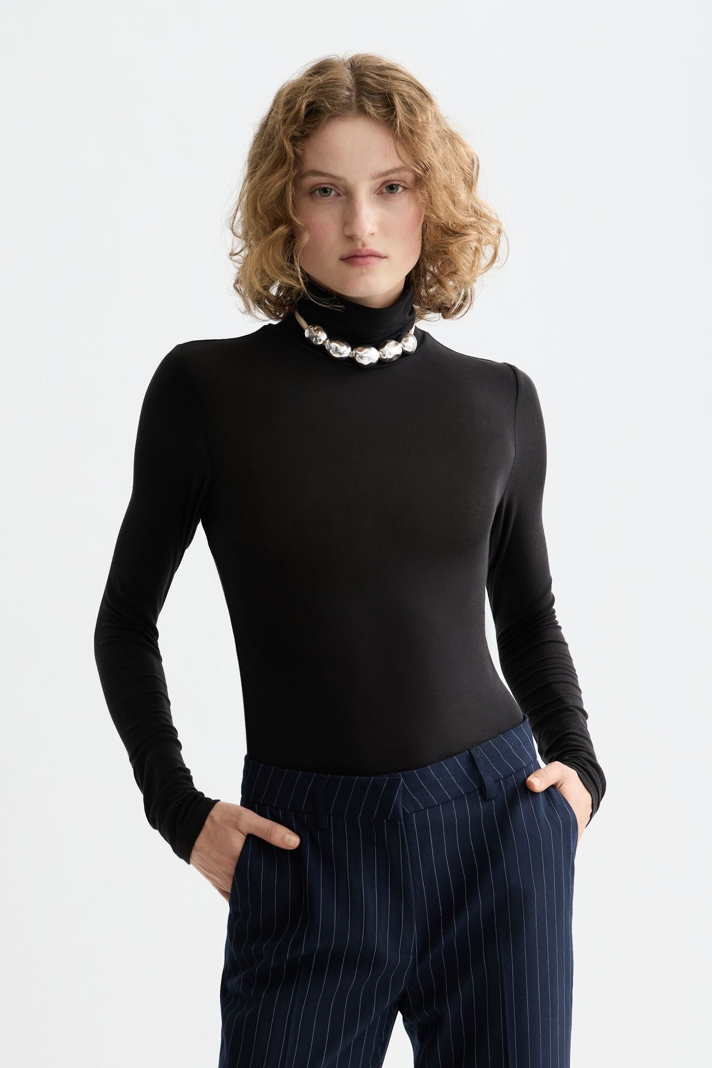 ROLL UP NECK LONG SLEEVE T-SHIRT BLACK 1