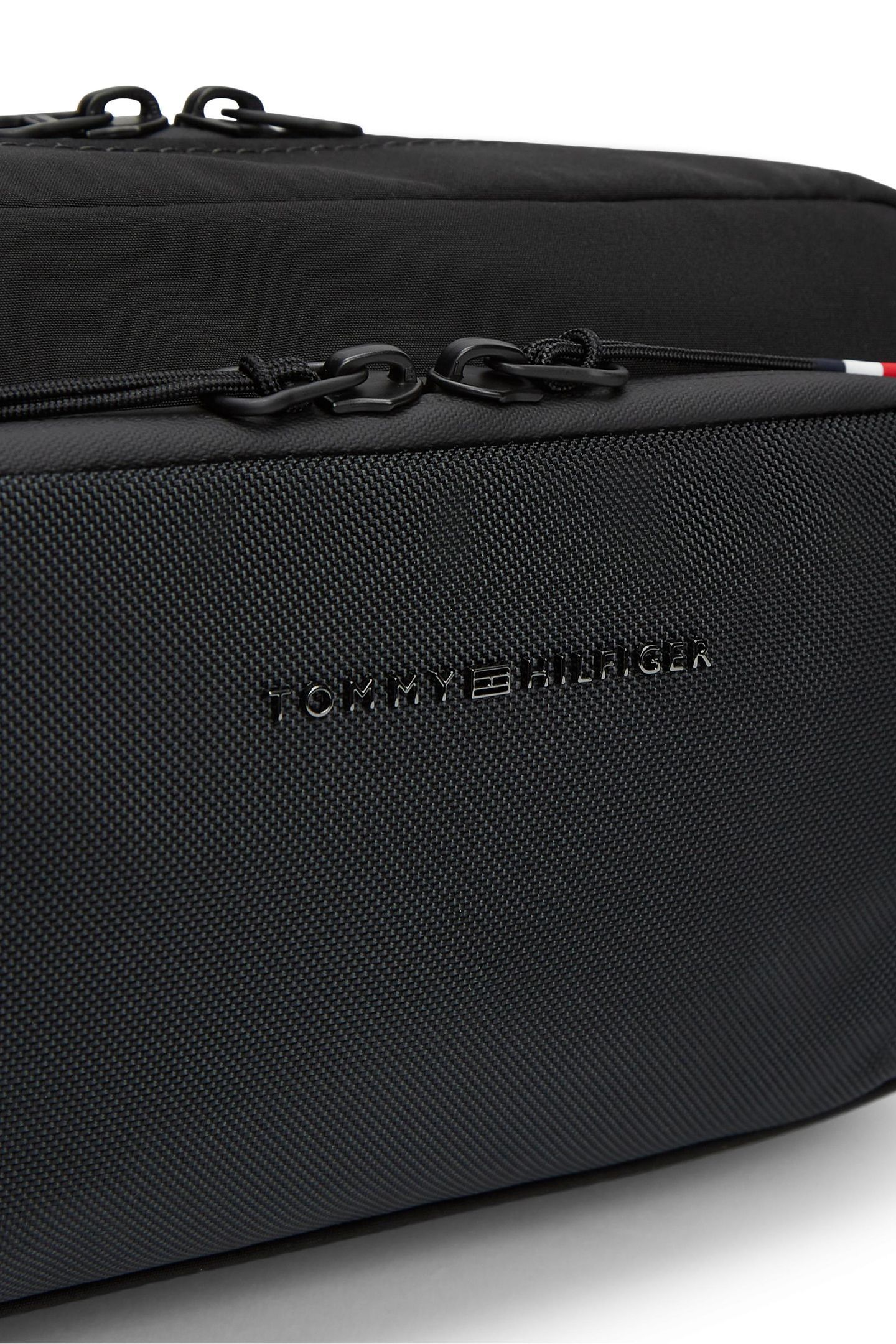 TH TRAVEL WASHBAG BLACK 4