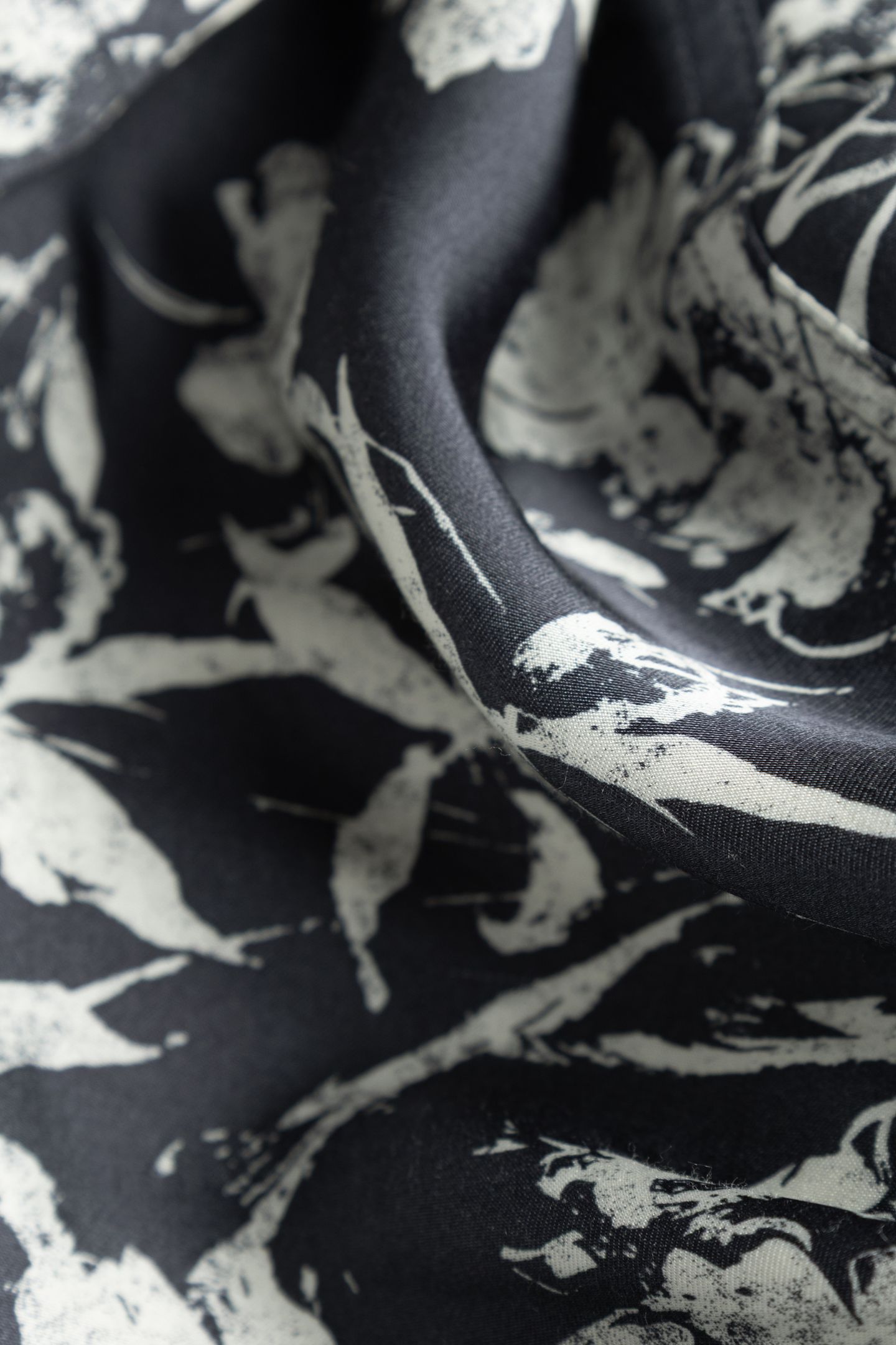 GREY BLUE SATIN SHIRT WITH SCARF PRINT 6