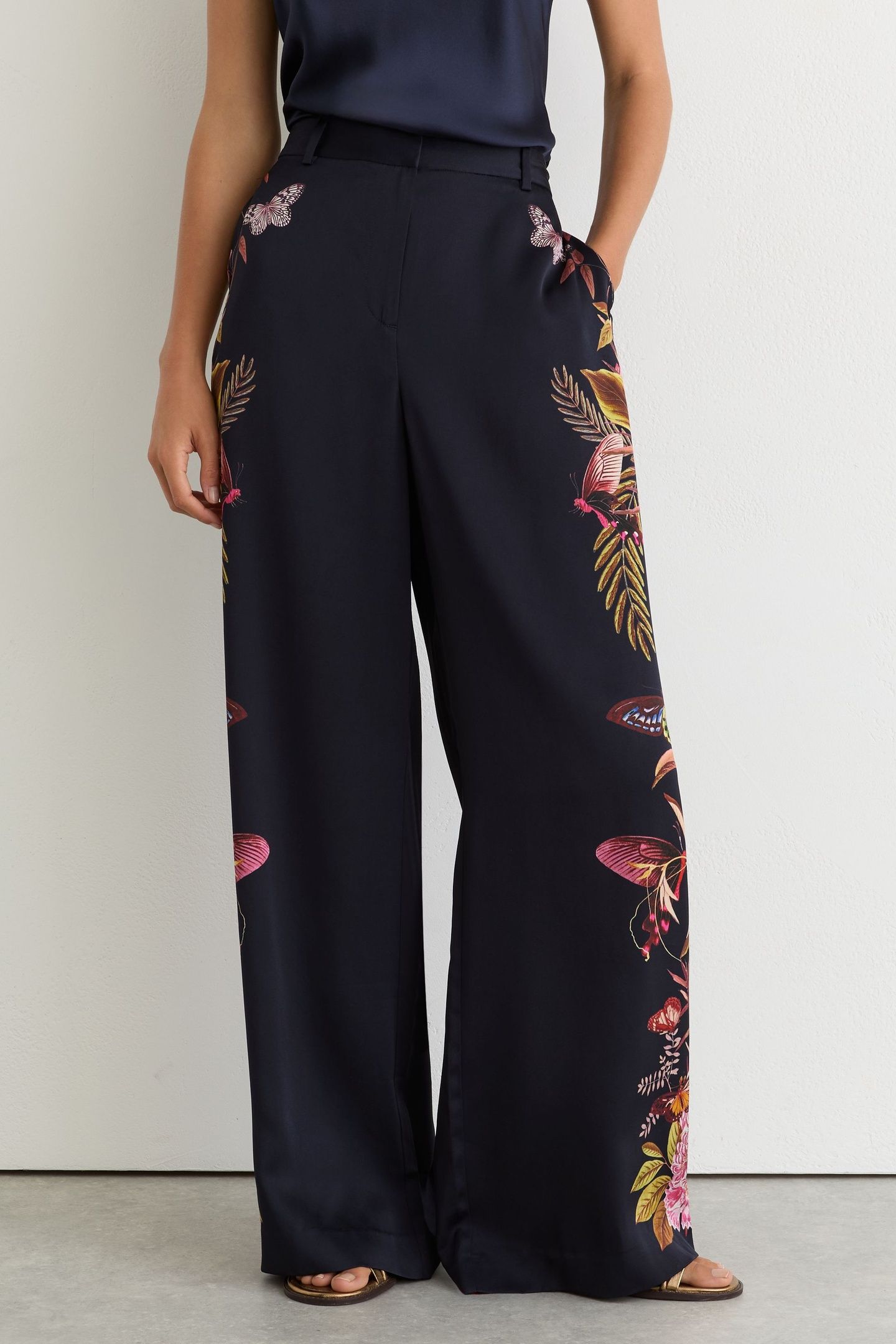 WIDE LEG FLORAL TROUSER NAVY 1
