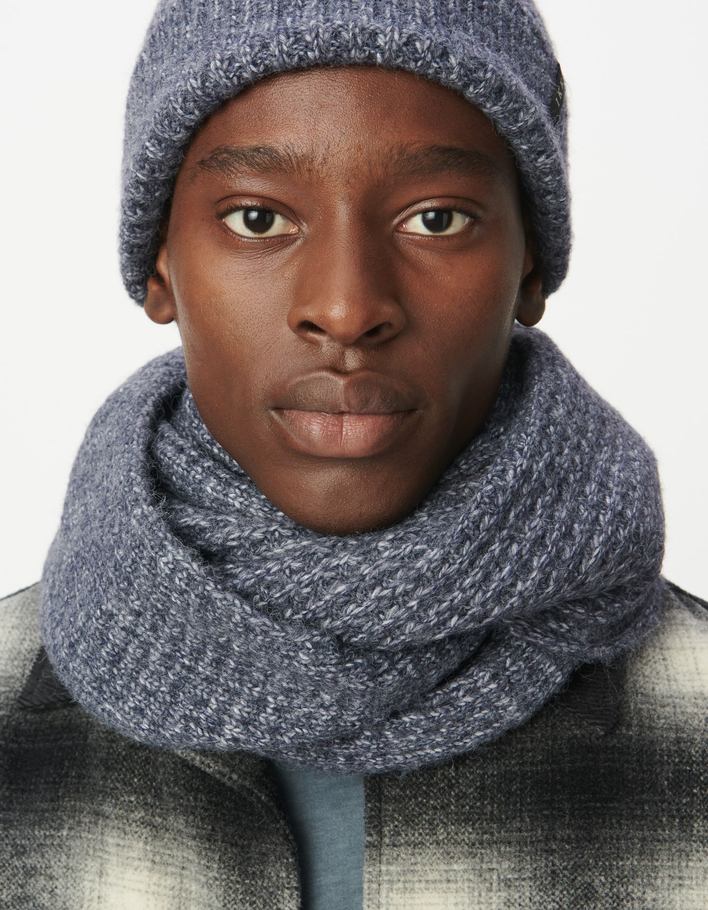 BLUE RIBBED KNIT SNOOD 1