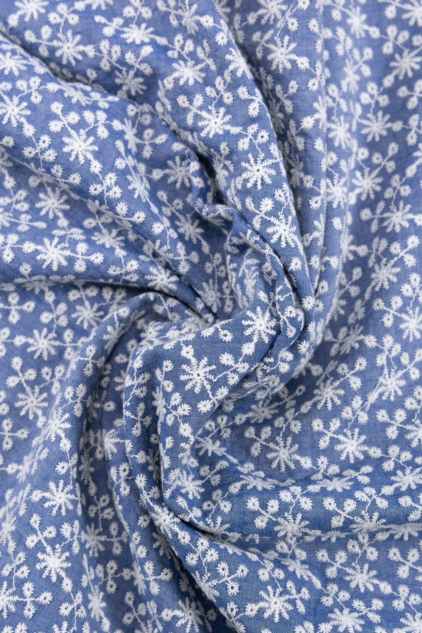BLUE BLOUSE WITH ECRU EMBROIDERY 7