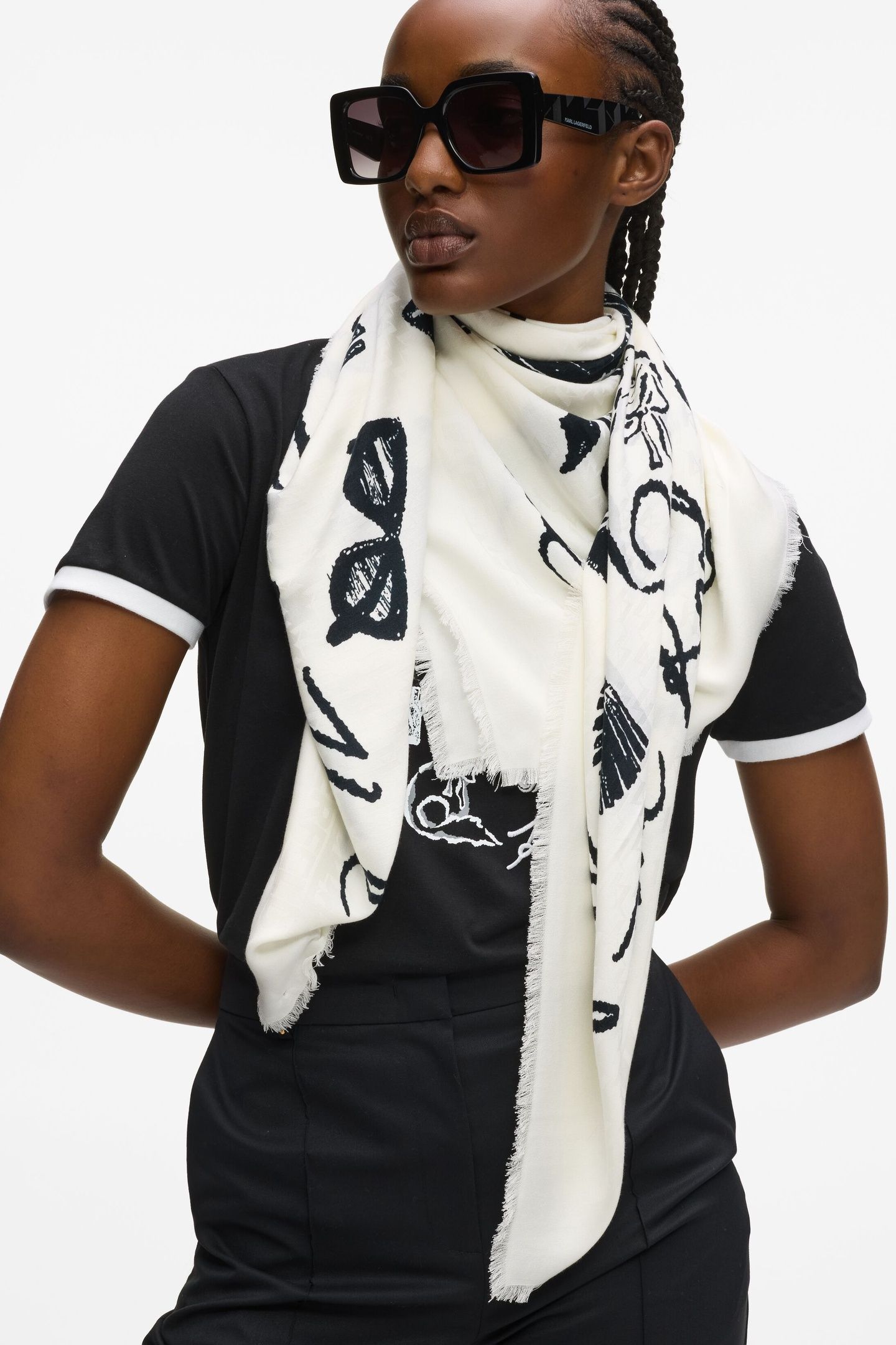 K/MONOGRAM JKRD BL/WH SCARF WHITE/BLACK 1
