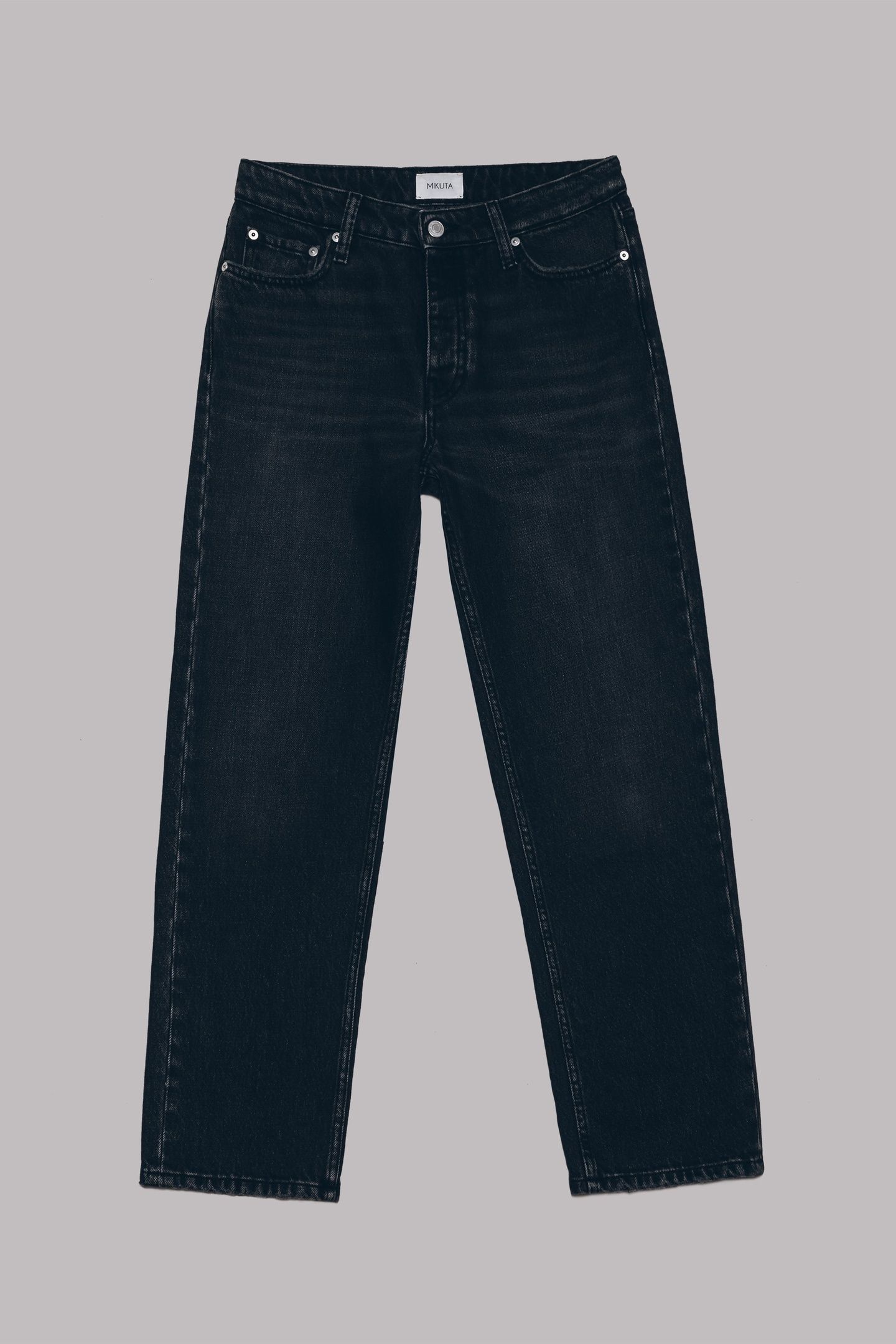 THE BLACK STRAIGHT JEANS 3