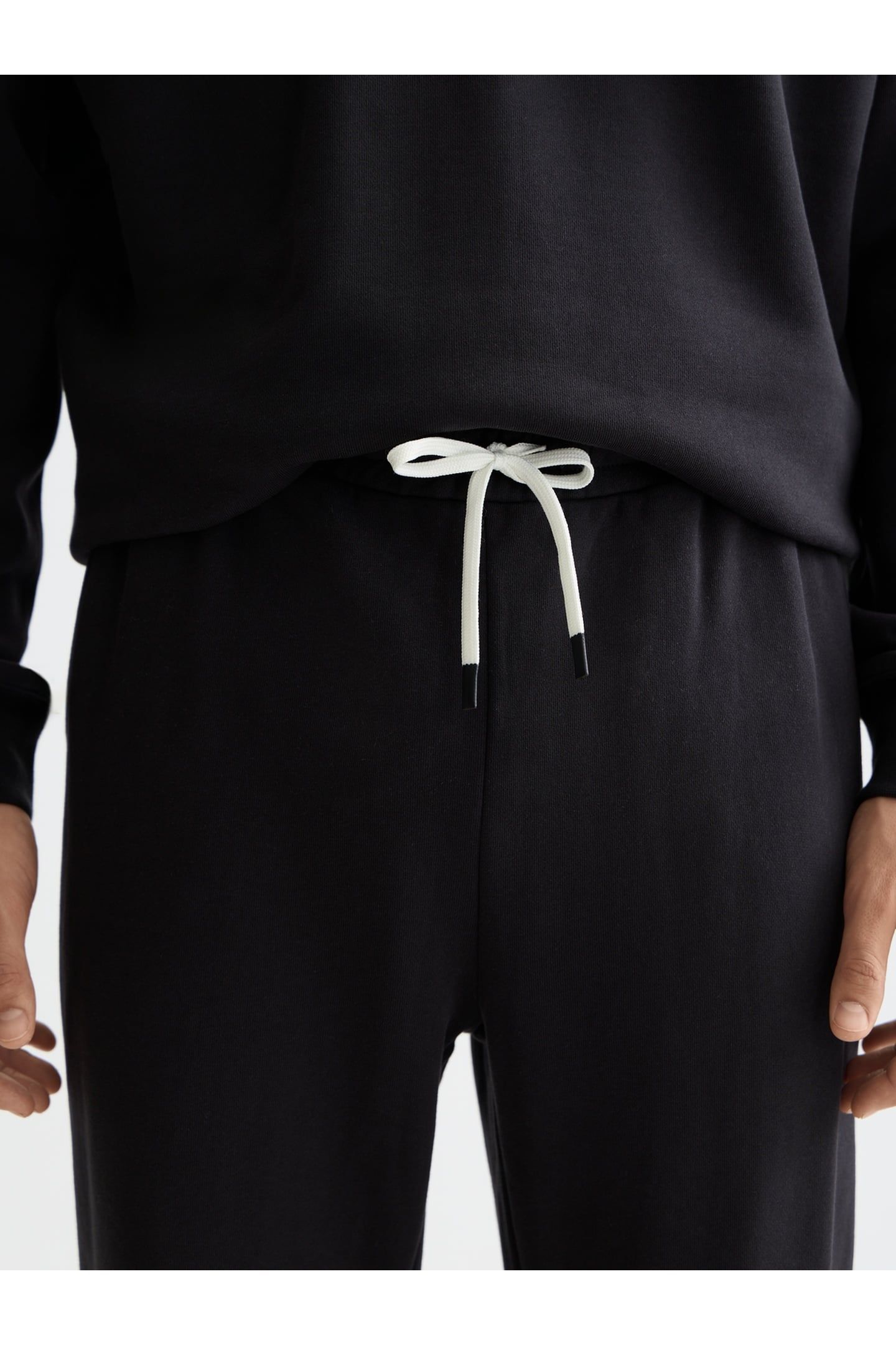 CORE - LOGO SWEATPANT BLACK 6