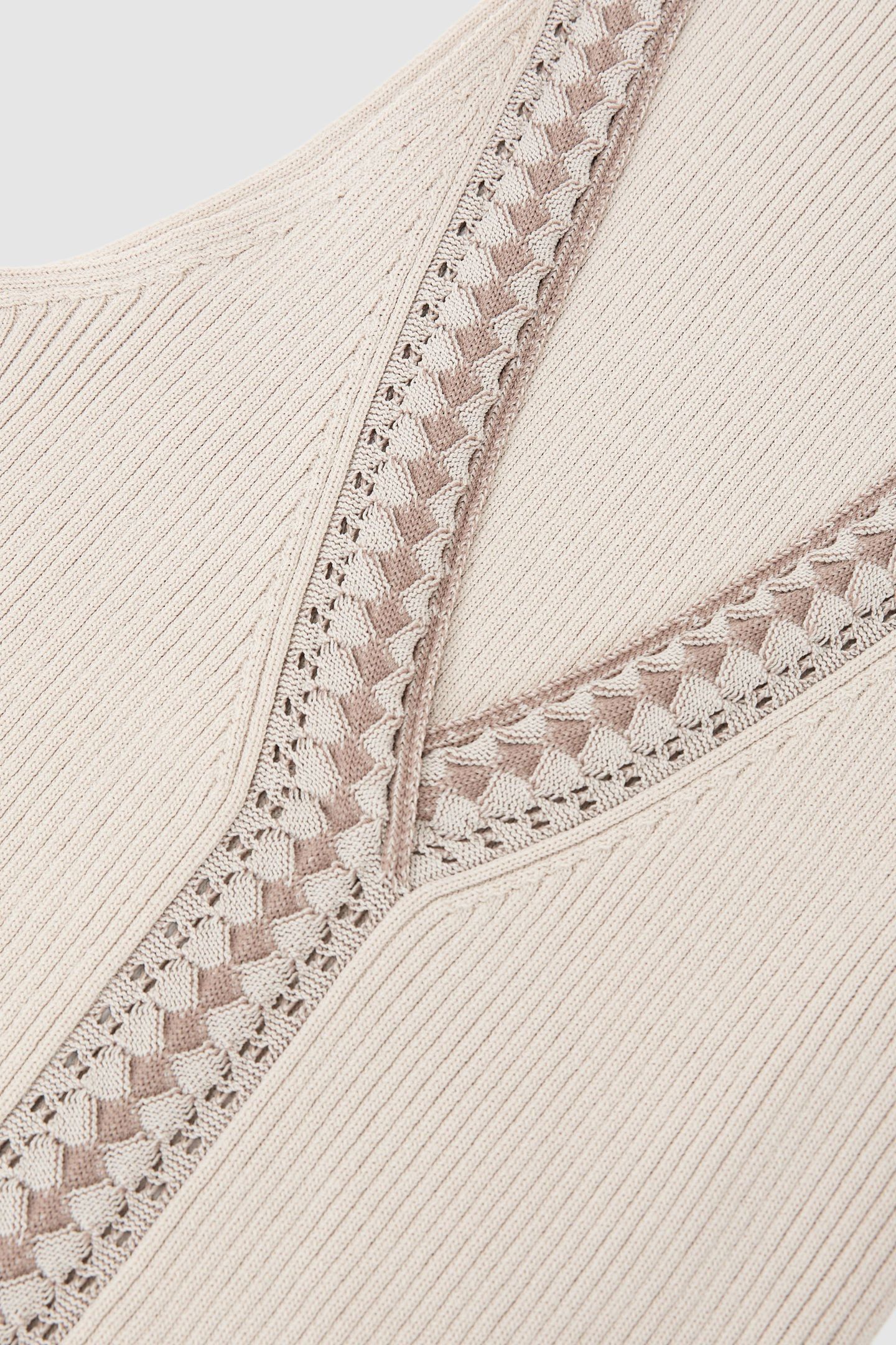 INTEREST TRIM KNITTED VEST NEUTRAL 5