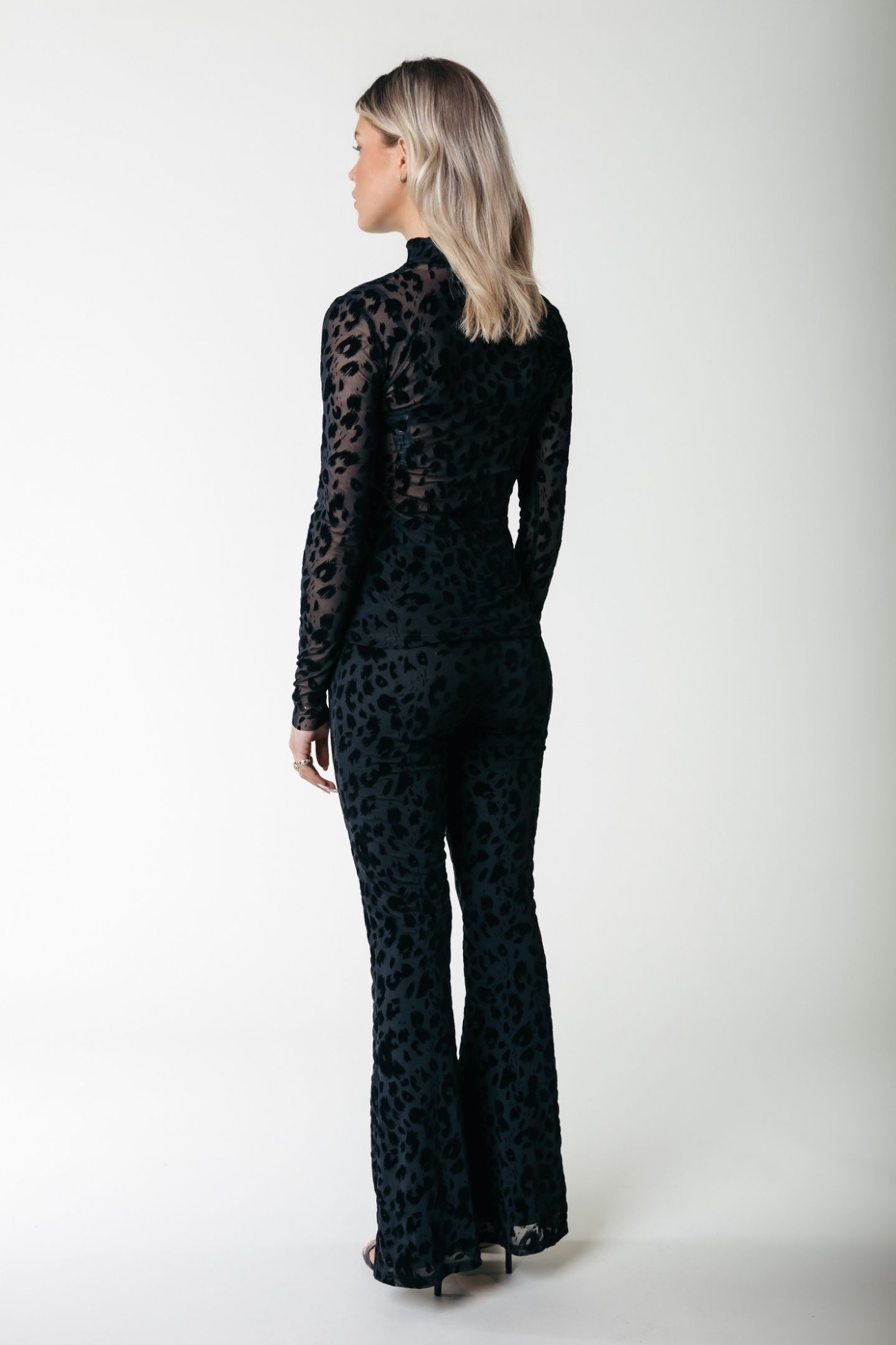 NEYO LEOPARD FLOCK MESH TURTLENECK TOP BLACK 2
