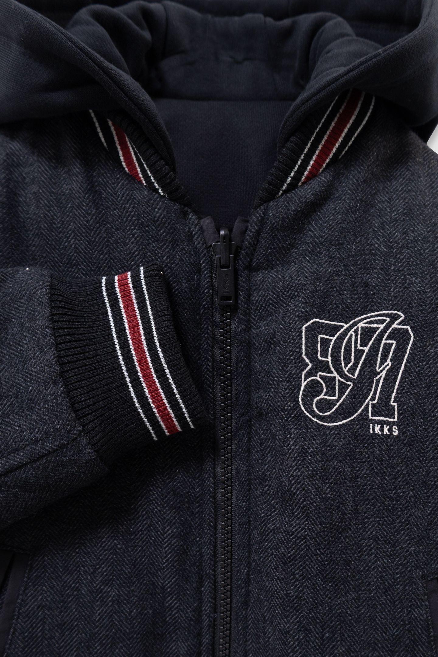 BOYS’ BLACK AND GREY REVERSIBLE VARSITY-STYLE JACKET 6