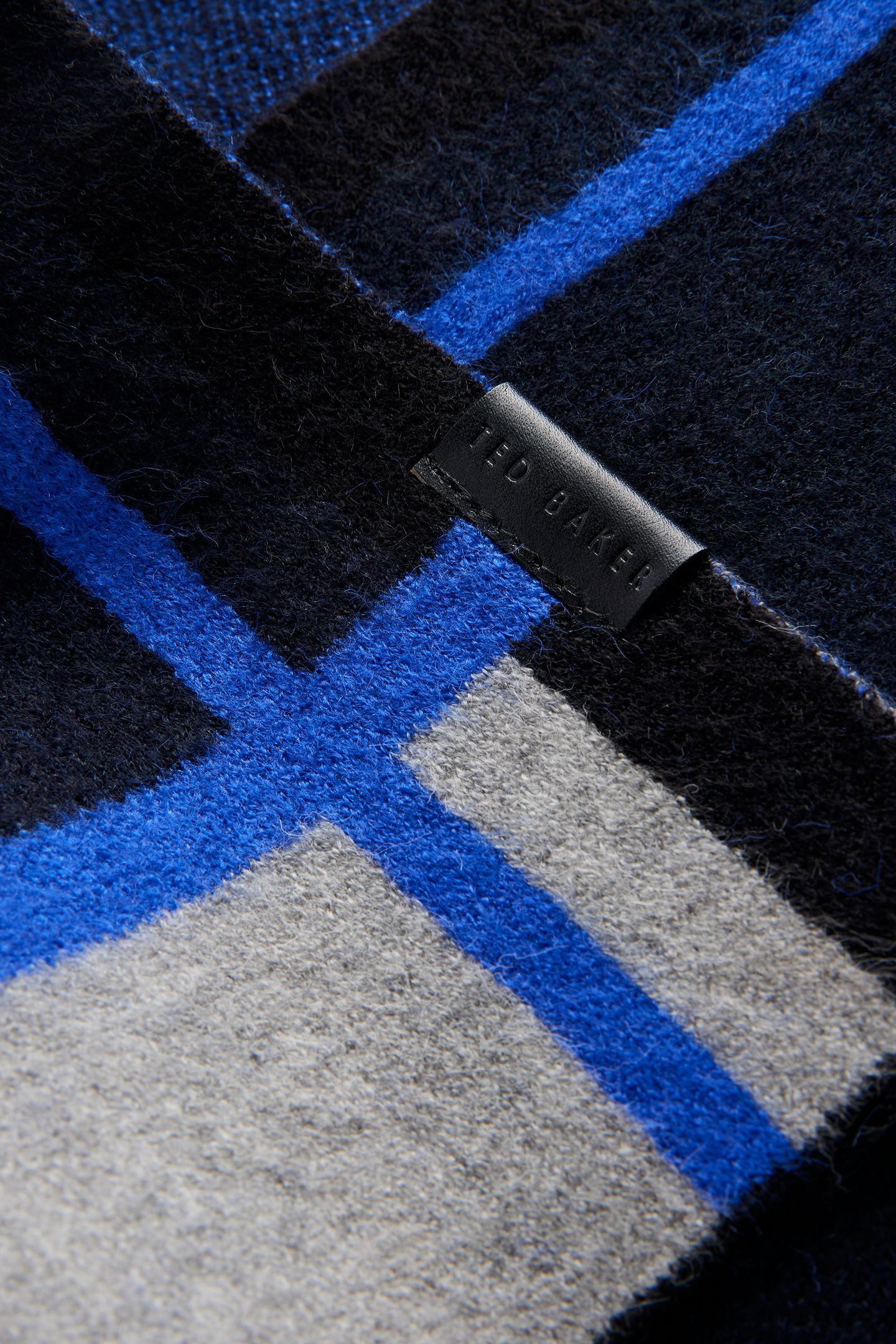 KIERANS STRIPED WOVEN SCARF NAVY 3