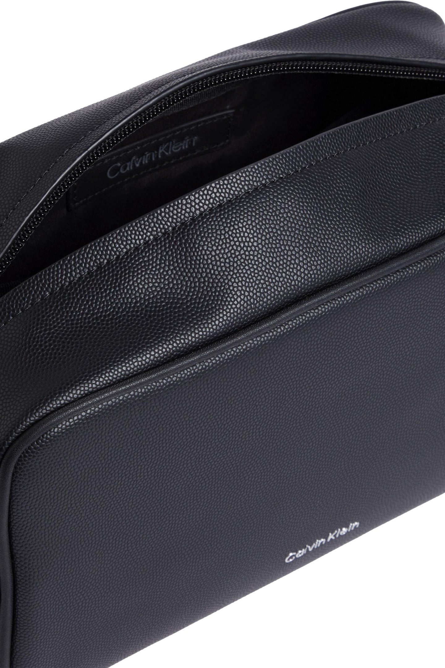 CK MUST WASHBAG BLACK CAVIAR 3