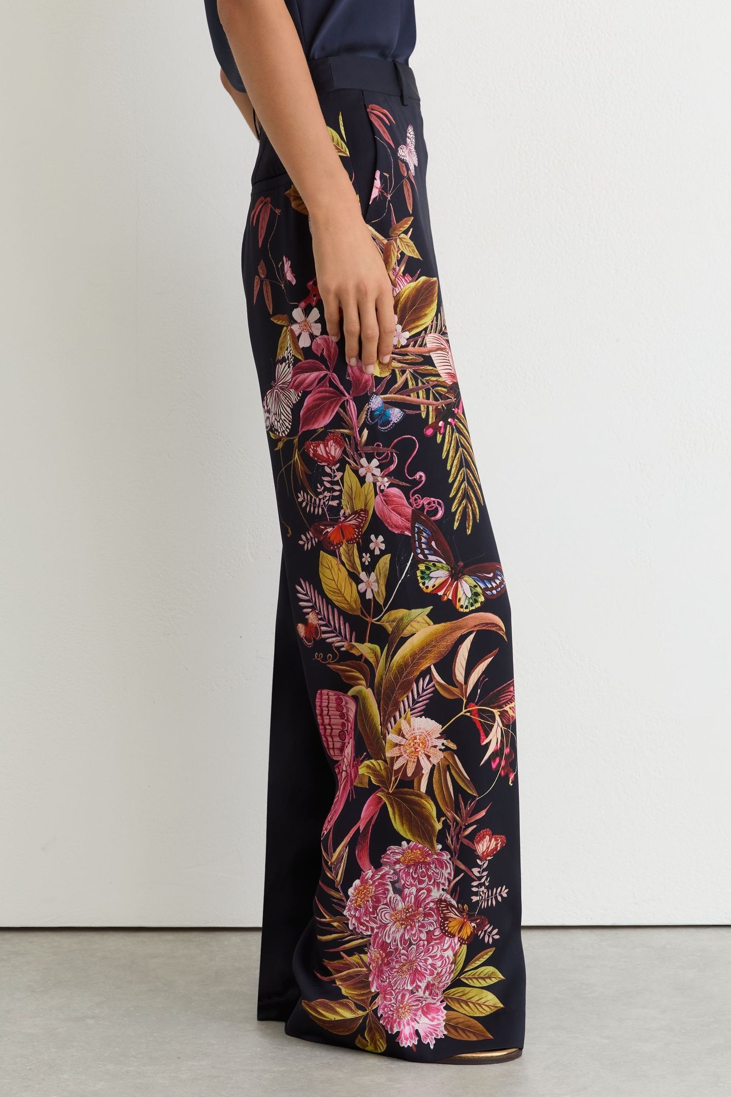 WIDE LEG FLORAL TROUSER NAVY 4