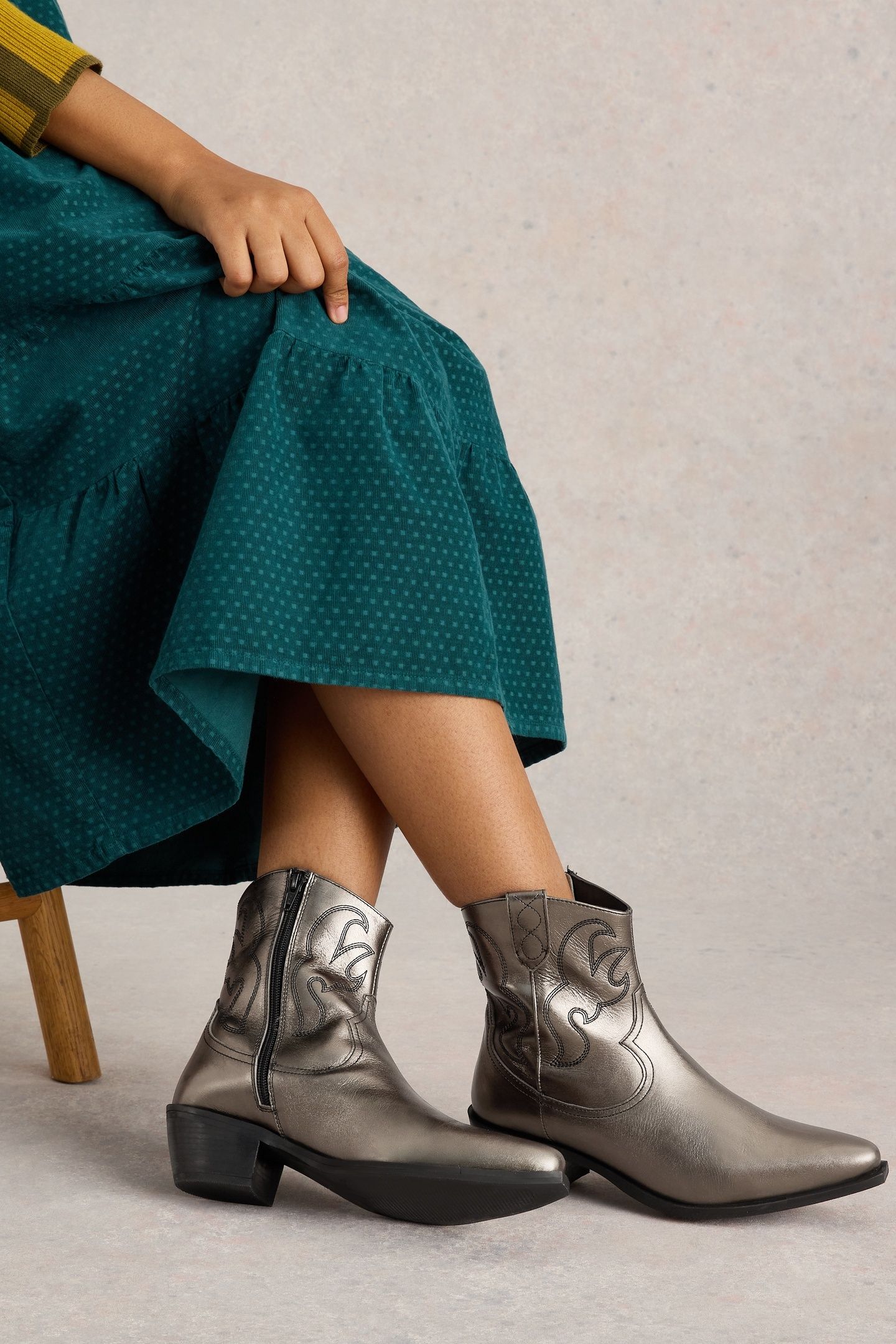 BEAU WESTERN BOOT PEWTER MET 3