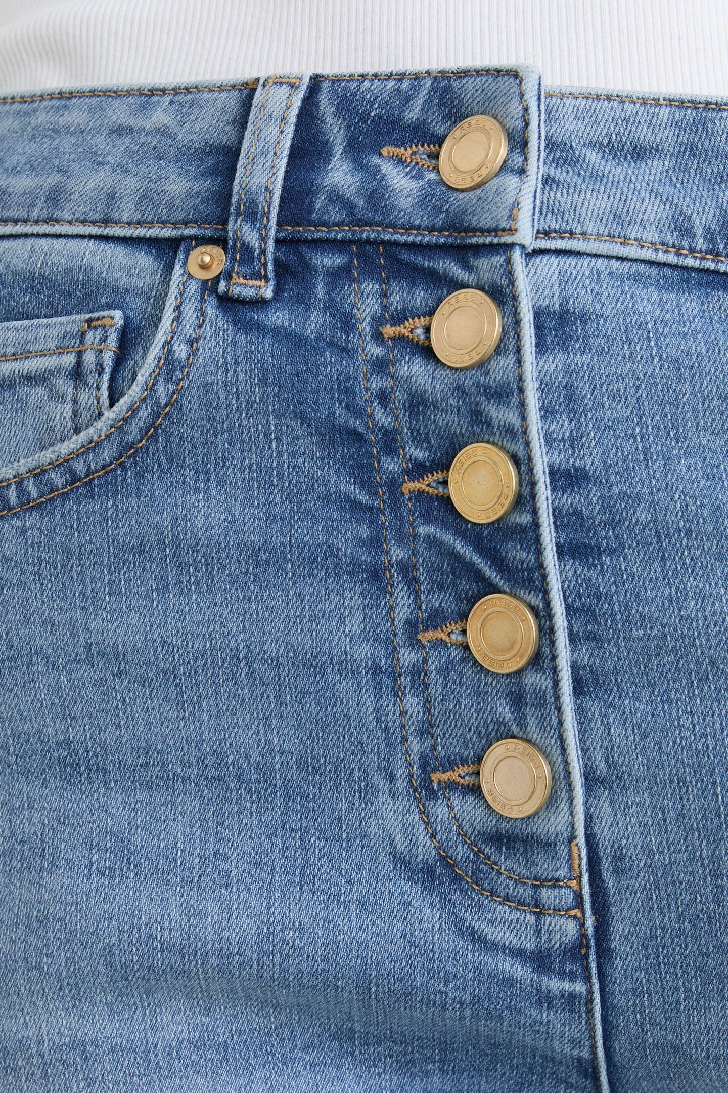 STRAIGHT LEG JEAN LIGHT BLUE 6
